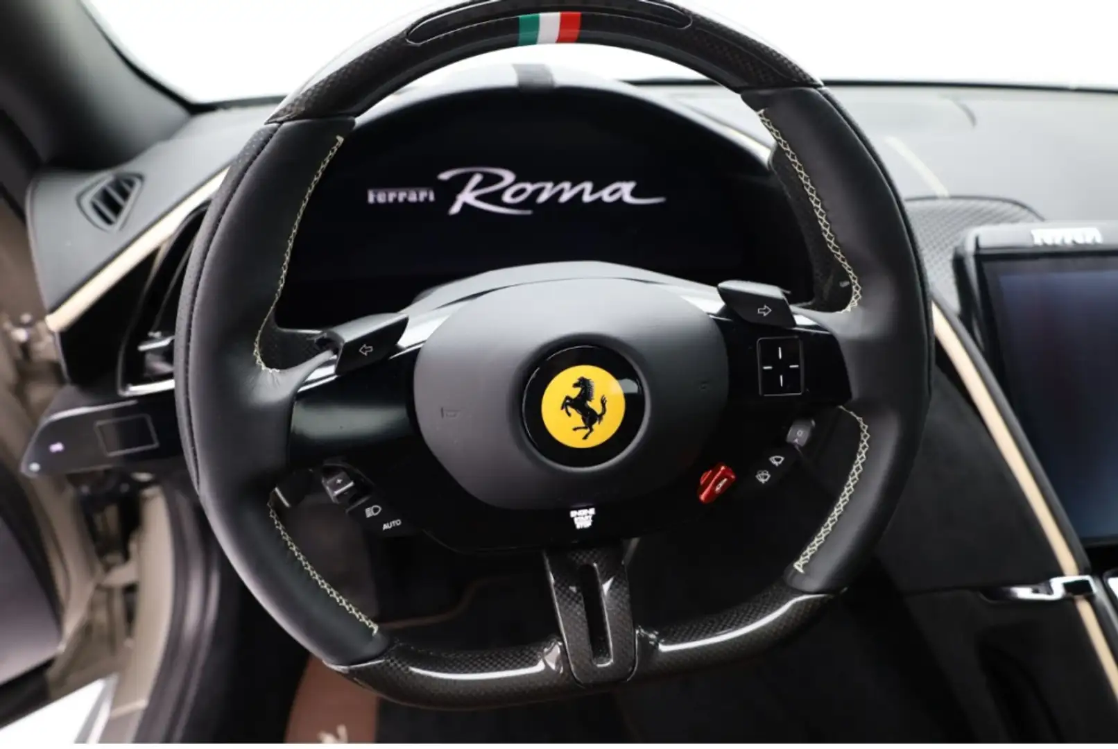 Ferrari Roma srebrna - 2