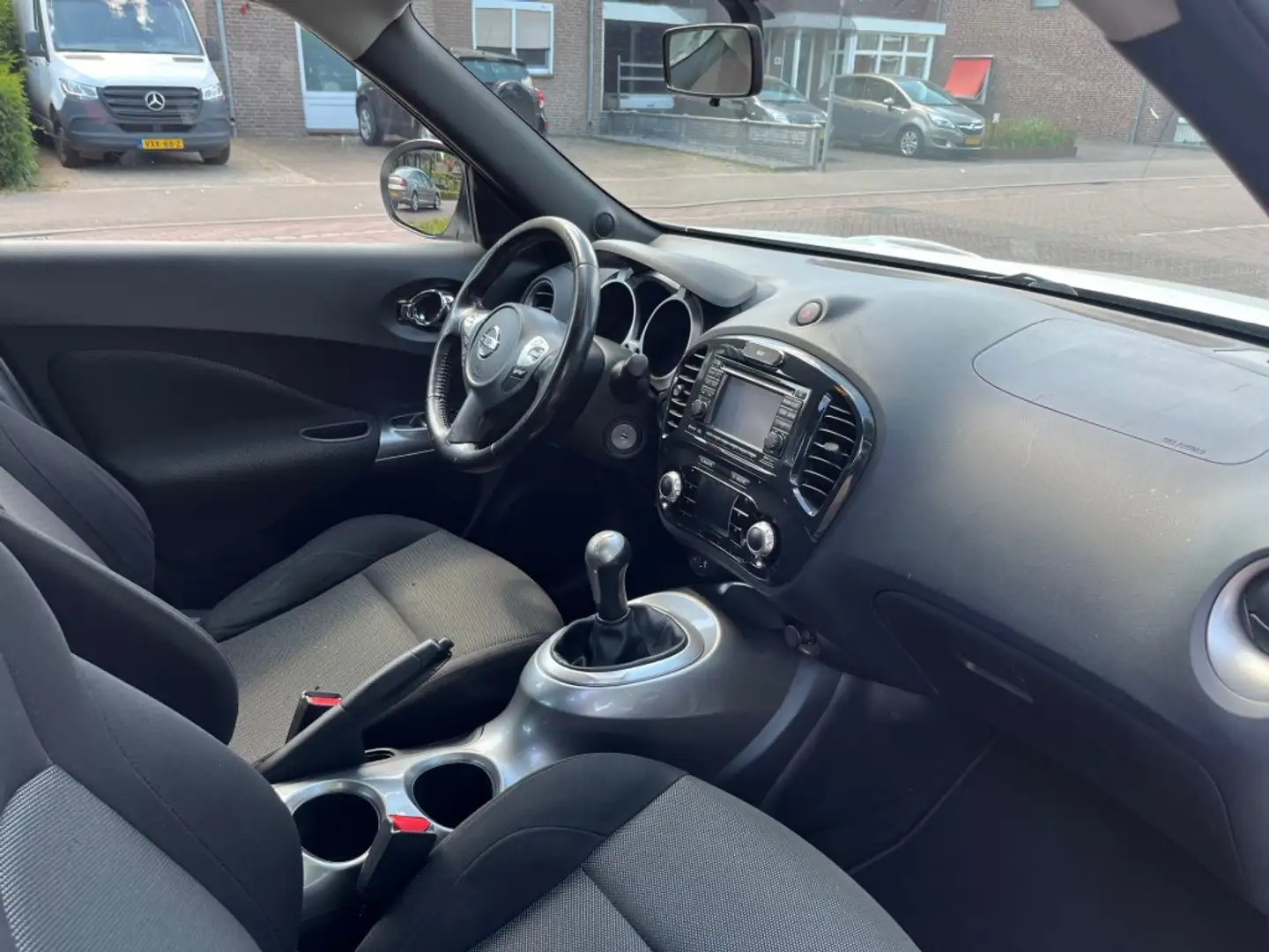 Nissan Juke 1.6 ACENTA ECO / NAVI / CAMERA / AFN. TREKHAAK / C Wit - 2