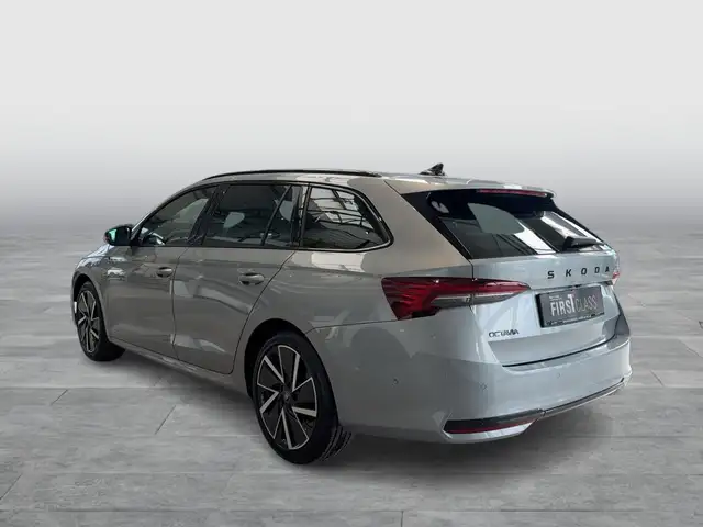 Skoda Octavia view 4