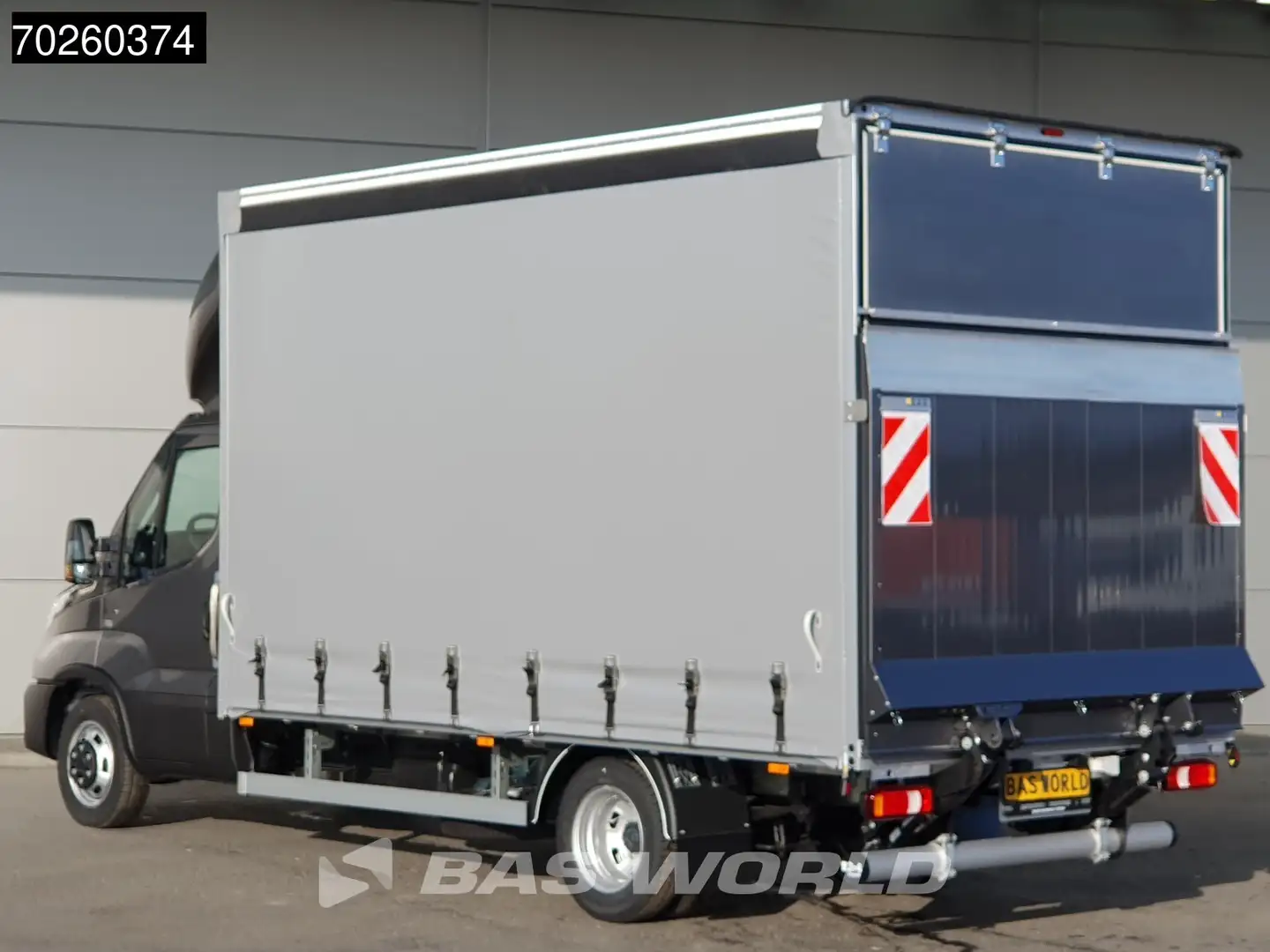 Iveco Daily 35C21 3.0L Automaat Schuifzeilen met Laadklep ACC Grijs - 2