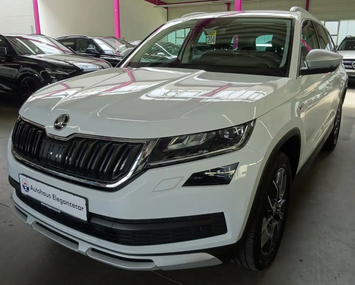 Skoda Kodiaq KODIAQ SCOUT 2.0 TDI 4x4*PANO*AHK*ACC*KEY*360°* Wit - 1