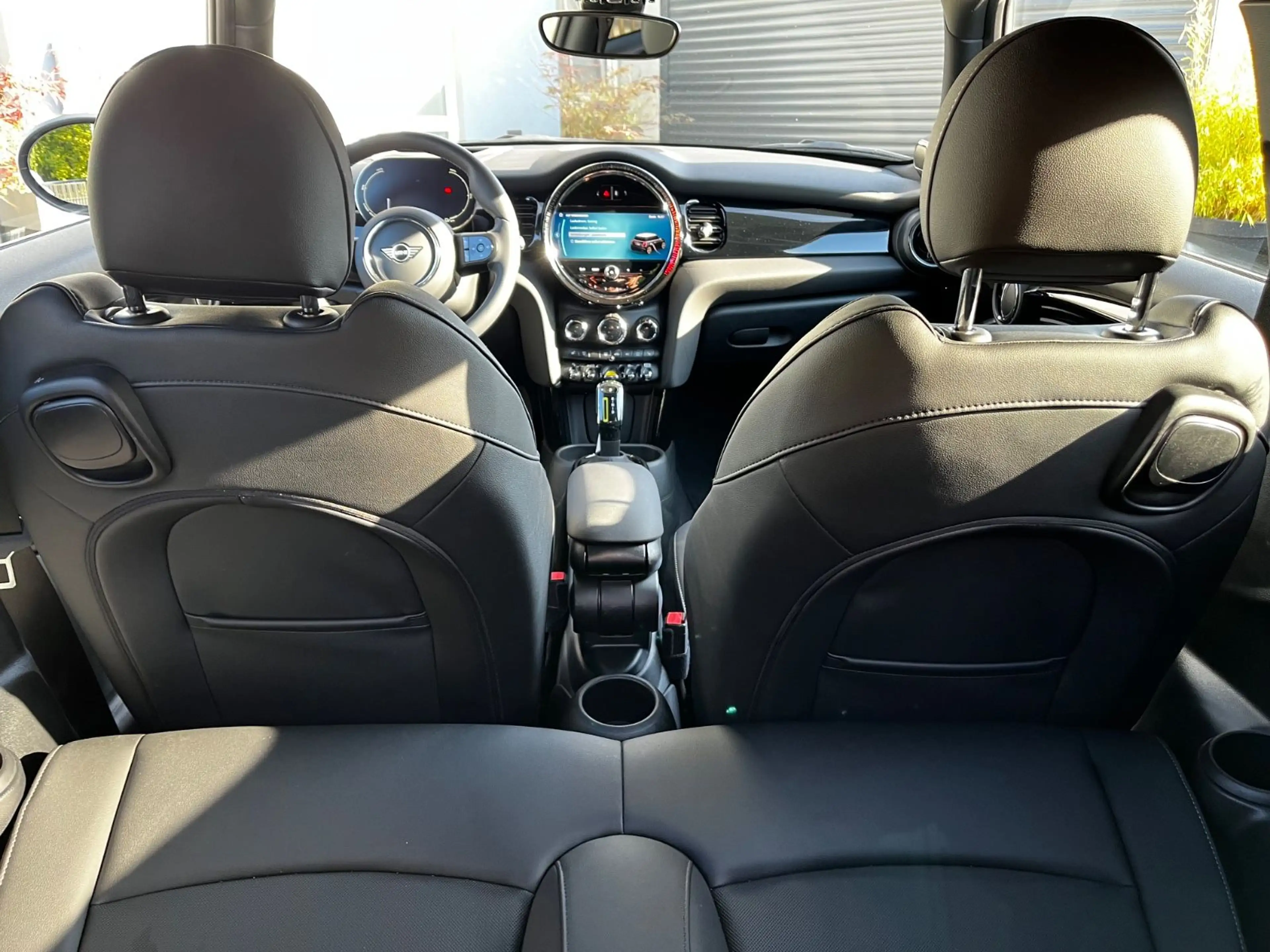 MINI Cooper SE Pano HUD H/K Navi LED Kam 17 — photo 14