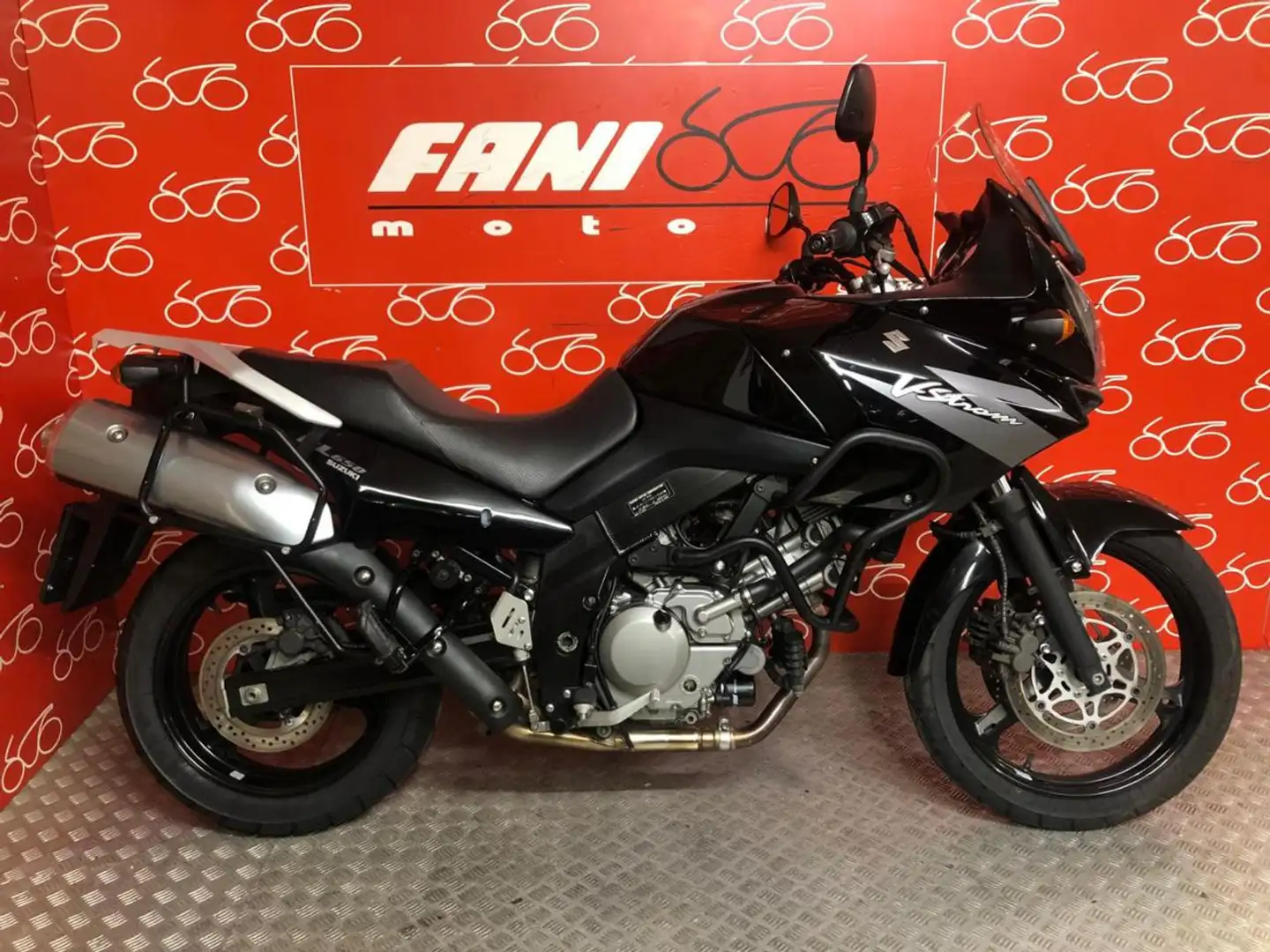 Suzuki V-Strom 650 . Negru - 1
