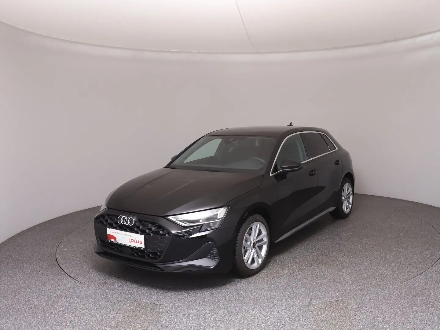 Audi A3 30 TFSI Schwarz - 1