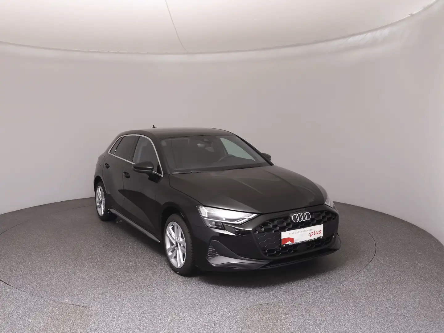 Audi A3 30 TFSI Schwarz - 2