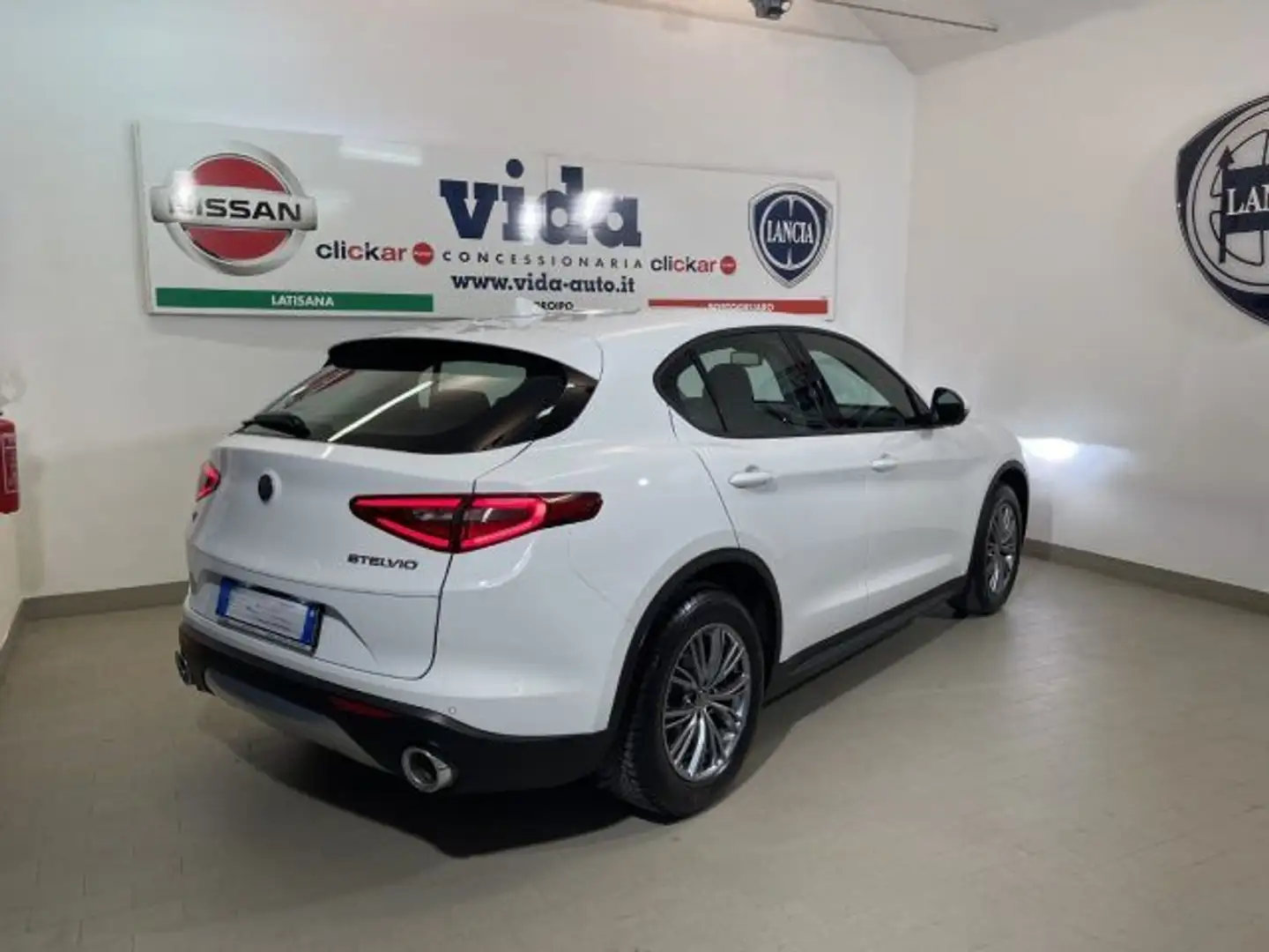 Alfa Romeo Stelvio 2.2 Turbodiesel 190 CV AT8 Q4 Business Bianco - 2