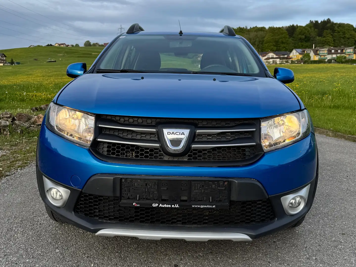 Dacia Sandero Stepway 1,0 - Top-Ausstattung, Pickerl 04/26 NEU. Blau - 2