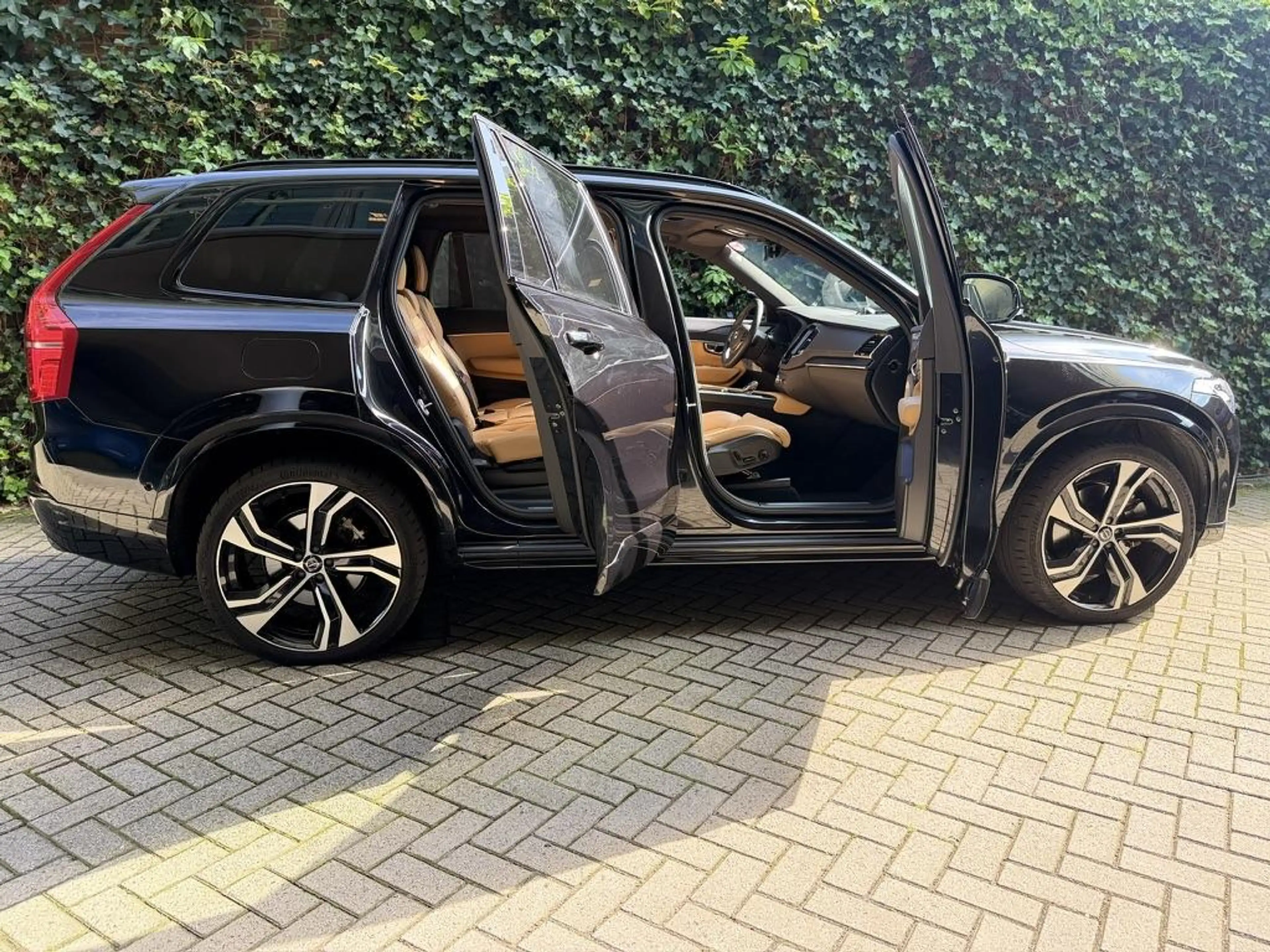 Volvo XC90 2.0 T8 Recharge AWD Ultimate Dark B&W Audio-Pano-L — photo 8