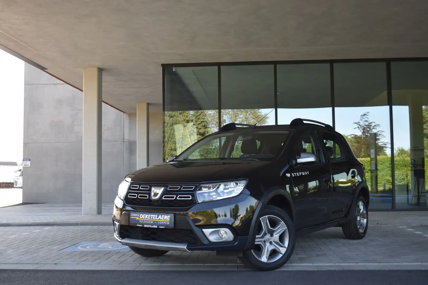 Dacia Sandero TCe Ambiance Noir - 1