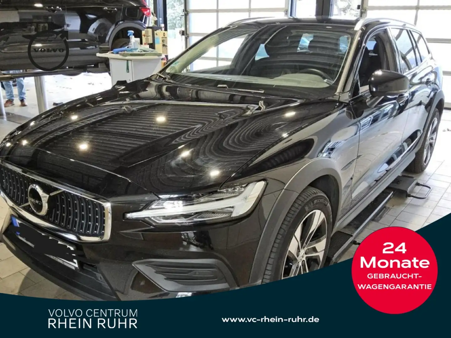 Volvo V60 Cross Country B4 AWD Plus+STNDHZ+AHK+RFK Zwart - 1