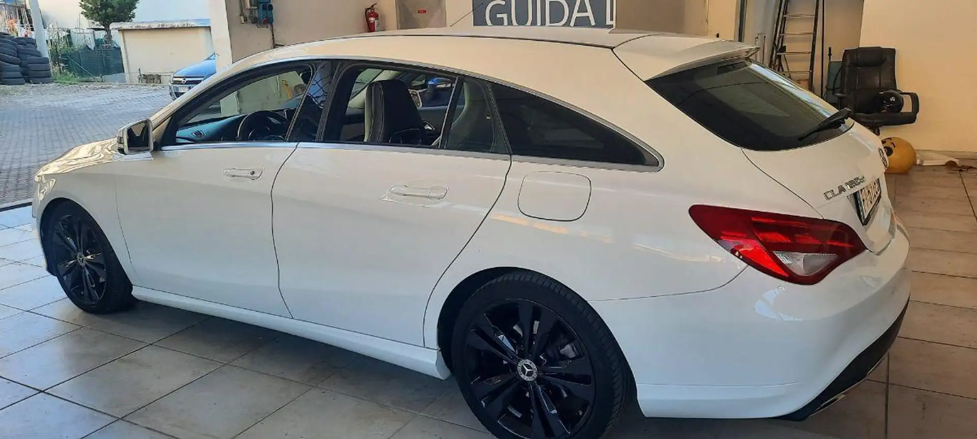 Mercedes-Benz CLA 180 d S.W. Automatic Sport Bianco - 2