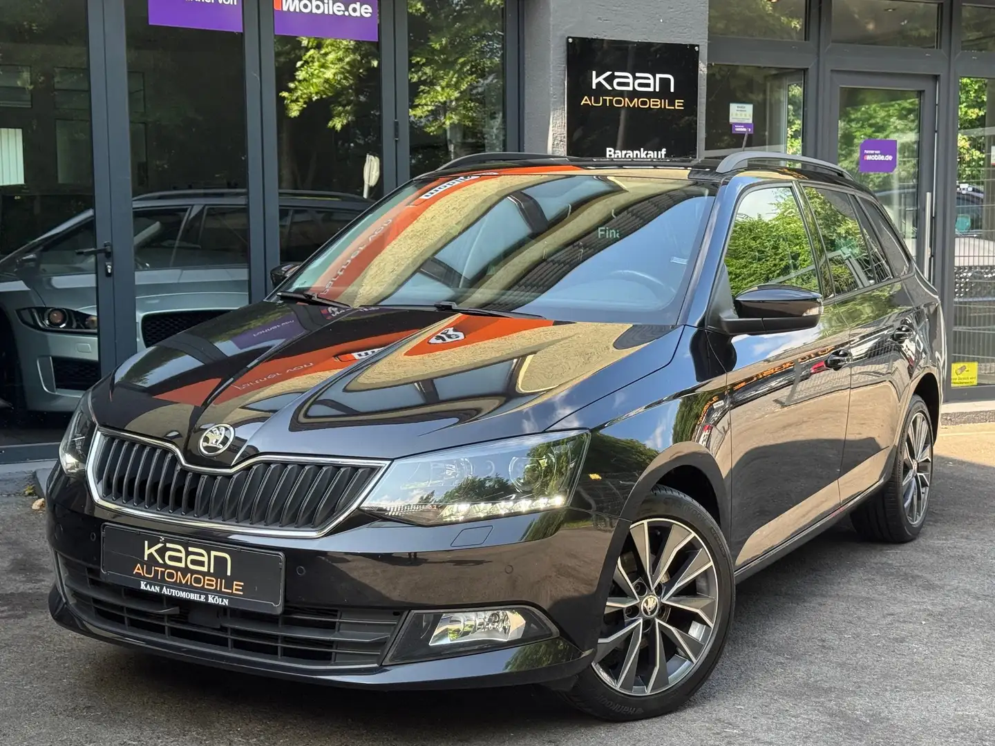 Skoda Fabia Combi Ambition/1HAND/SHZ/KLIMA/ST-STOP/TEMPO/BT Noir - 1