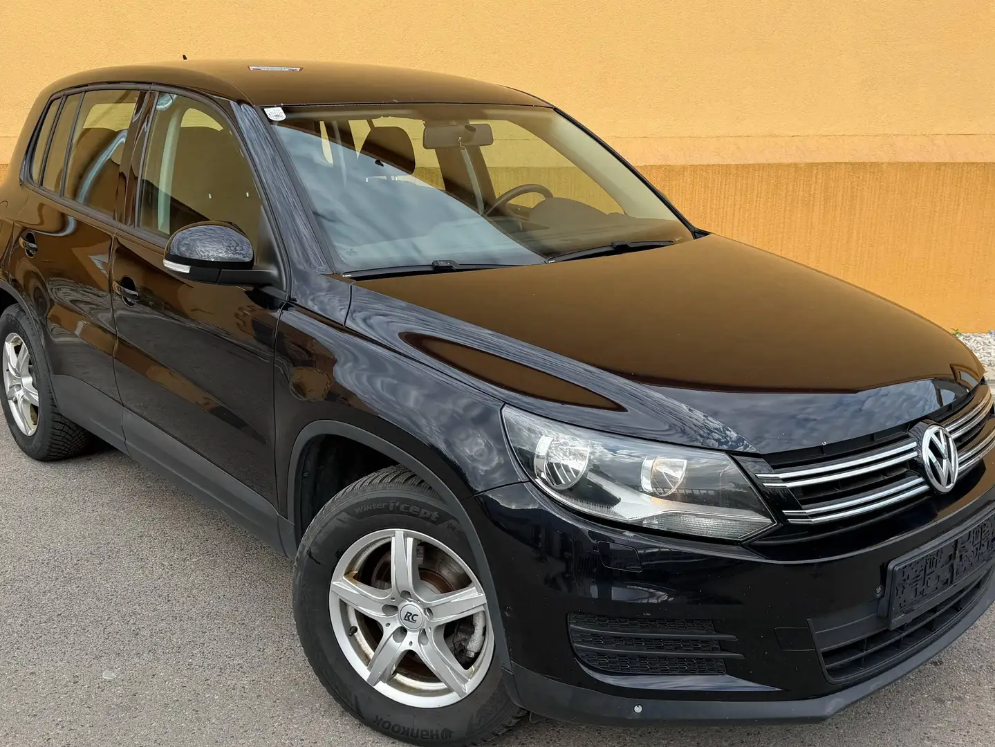 Volkswagen Tiguan Trend Schwarz - 1