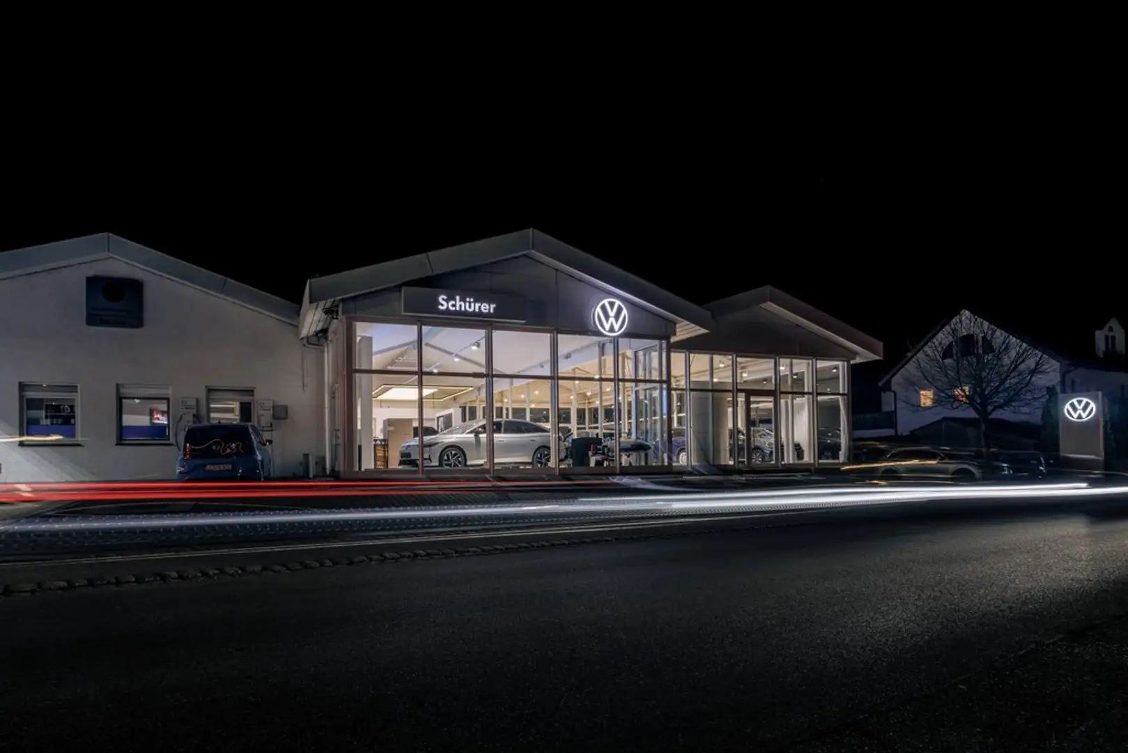 Volkswagen T-Roc 2.0TSI DSG 4M R-Line AHK Pano Leder Matrix Grau - 1