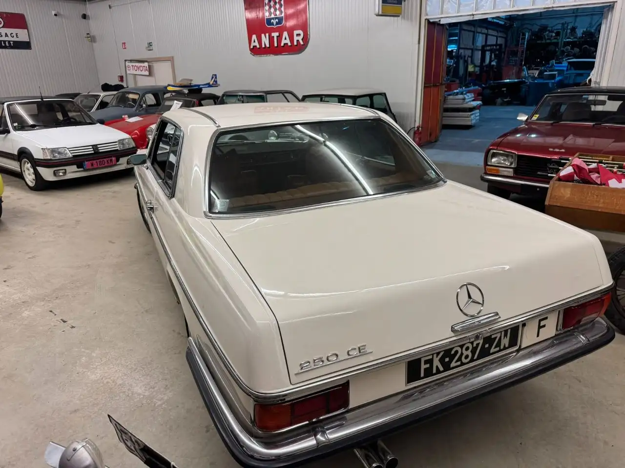 Mercedes-Benz 250 CE, foto 11