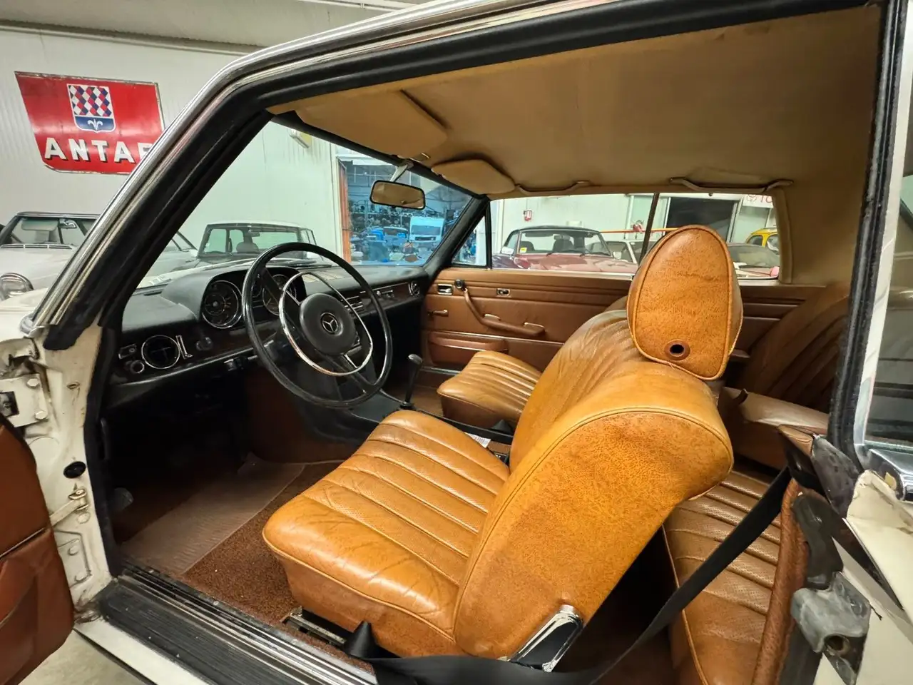 Mercedes-Benz 250 CE, foto 10