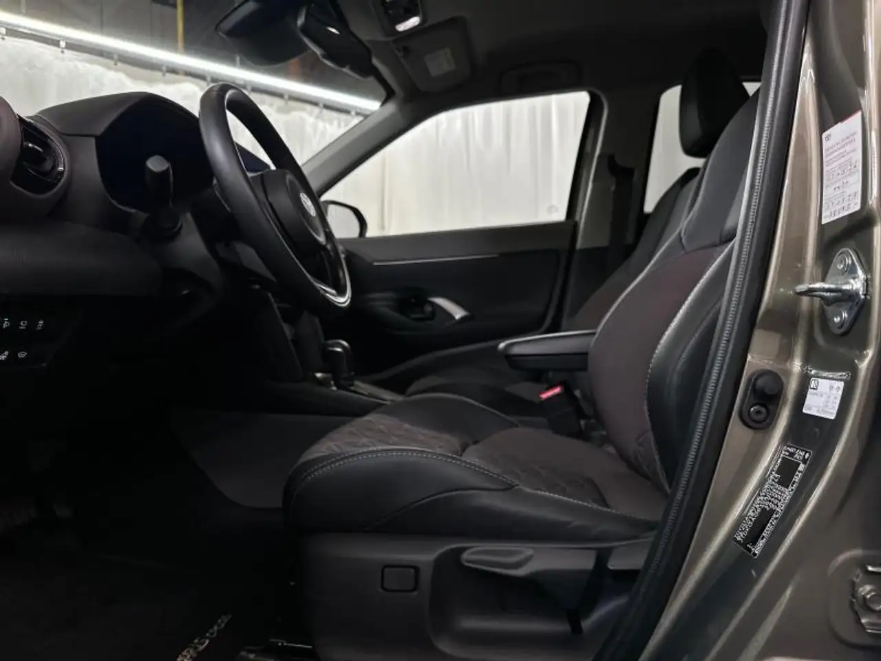 Toyota Yaris Cross 130hp HEV Elegant winter pack 360°, миниатюра 17