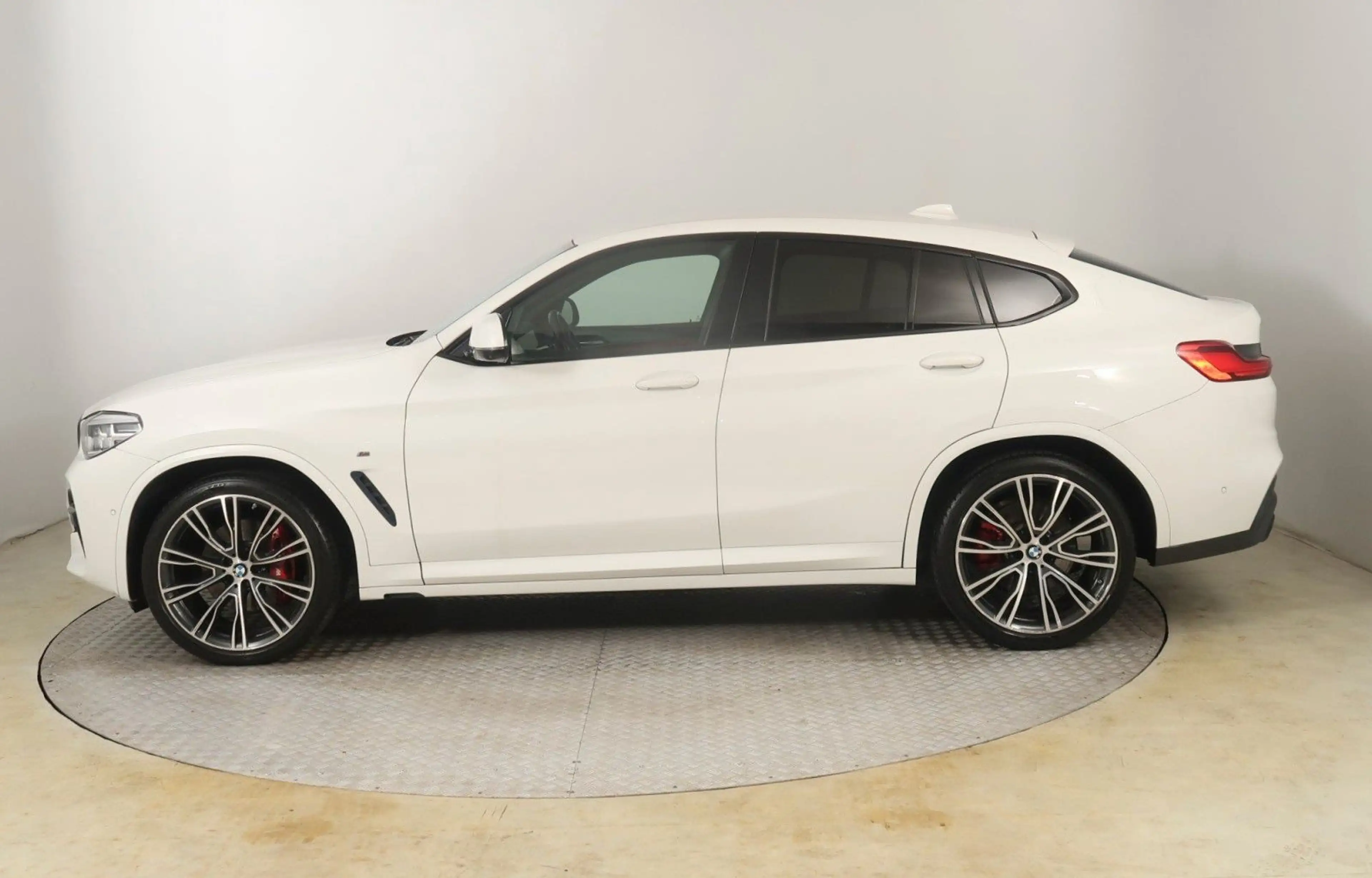 BMW X4 M i AHK+HUD+21erLM+360*+SCHECKHEFT — photo 3