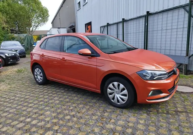 Volkswagen Polo view 2