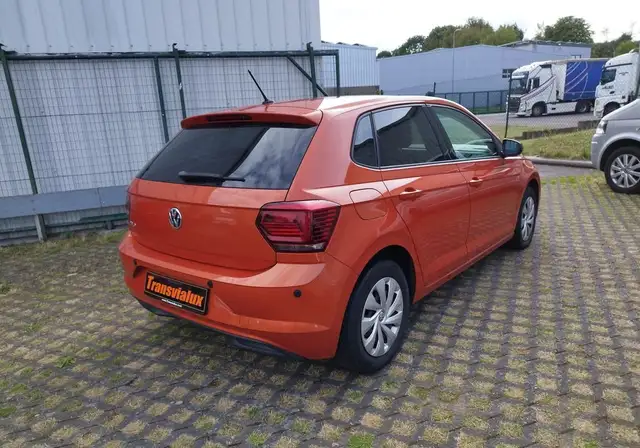Volkswagen Polo view 4