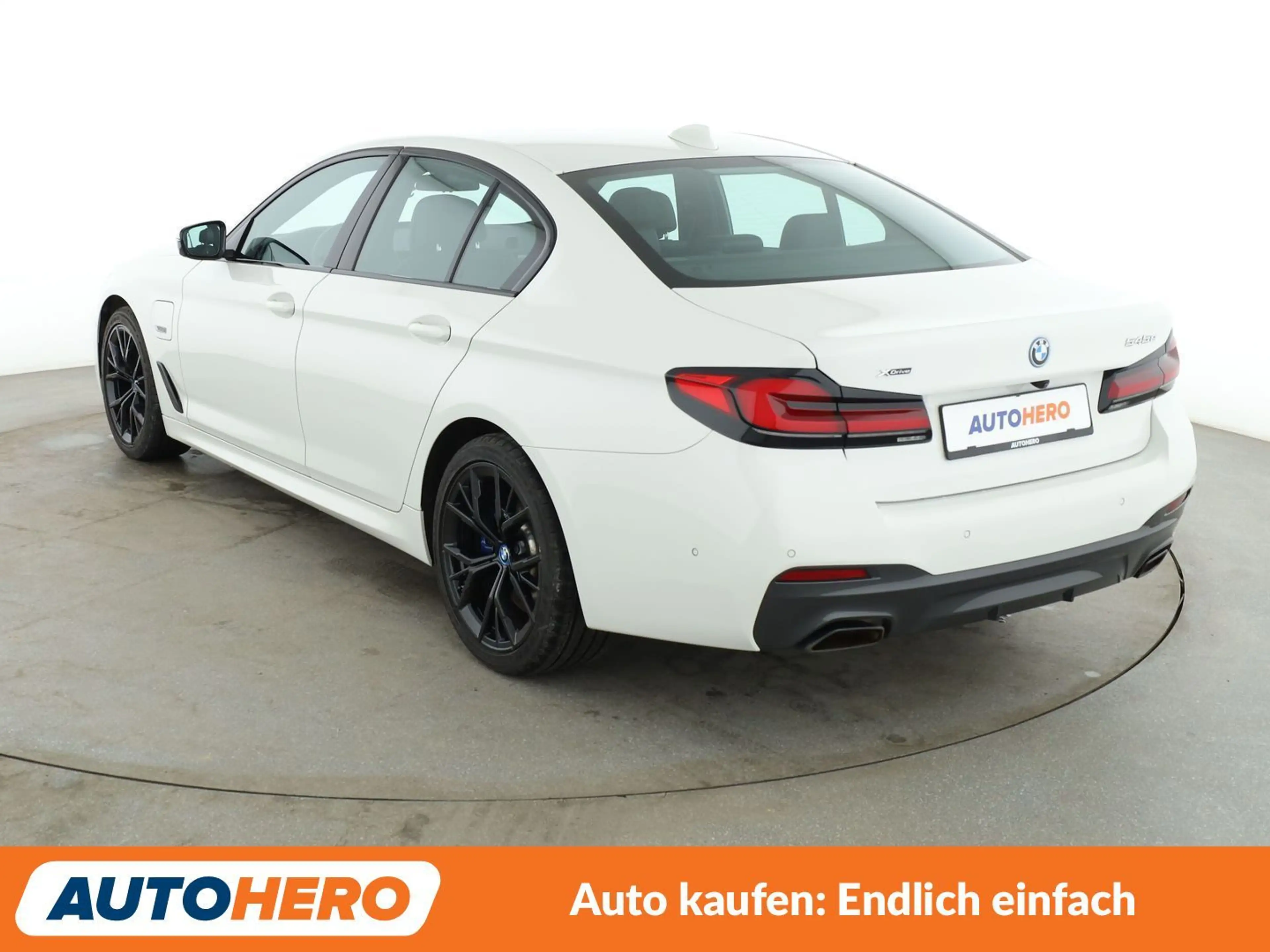 BMW 545 545e xDrive M Sport Aut.*NAVI*HEAD-UP*LED*ACC*360° — photo 4