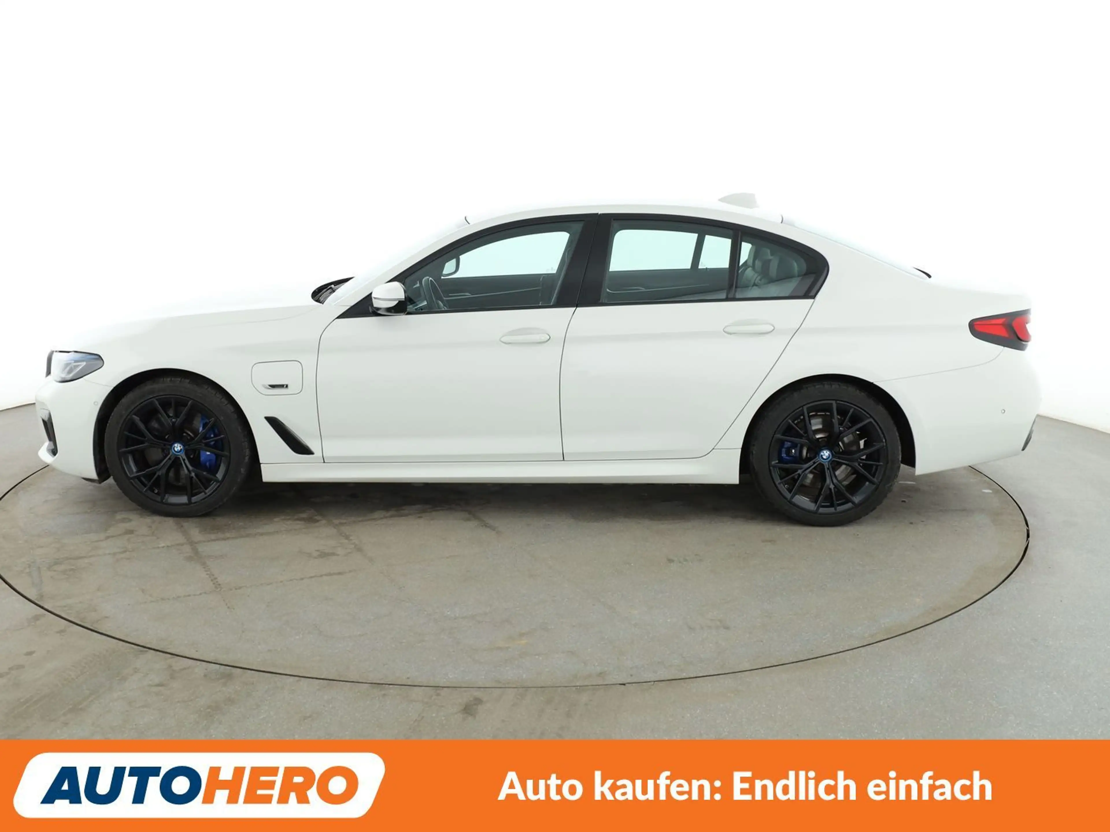 BMW 545 545e xDrive M Sport Aut.*NAVI*HEAD-UP*LED*ACC*360° — photo 3