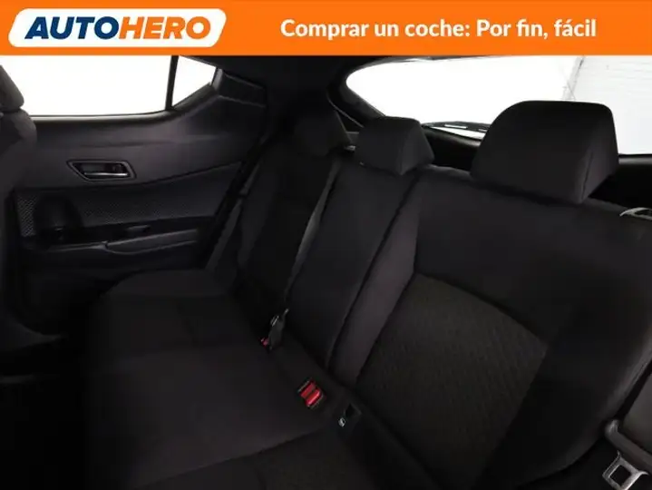Toyota C-HR 2022, foto 15