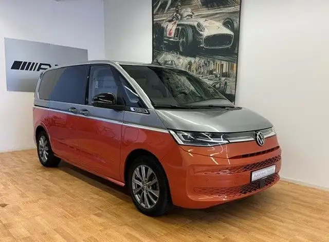 Volkswagen T7 Multivan eHybrid Energetic Pano AHK