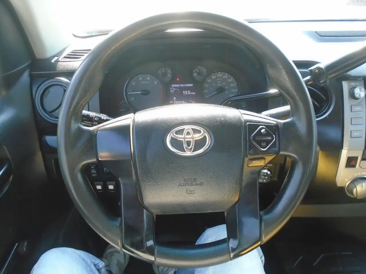 Toyota Tundra снимка Toyota Tundra
