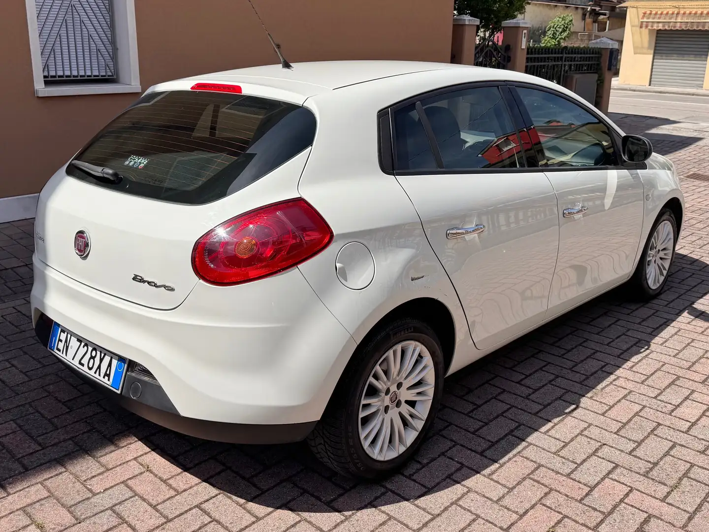 Fiat Bravo 1.4 16v Emotion Gpl Bianco - 2
