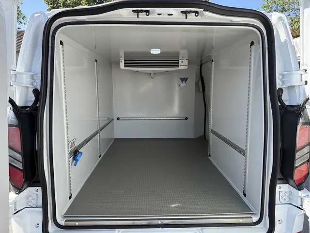 Ford Transit Custom view 9