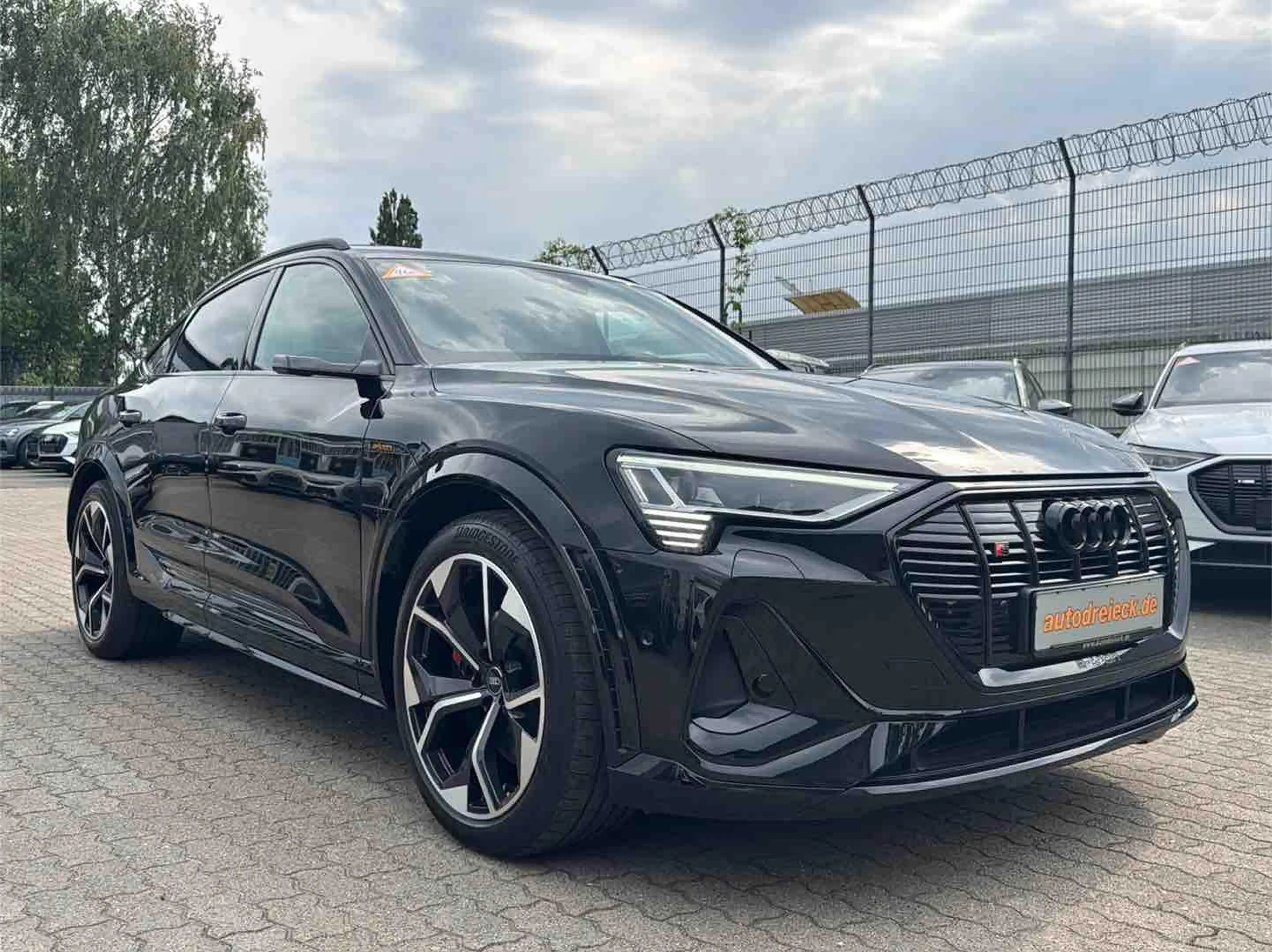 Audi e-tron portback S ACC AHK HuD PANO MASSAGE B&O — photo 5