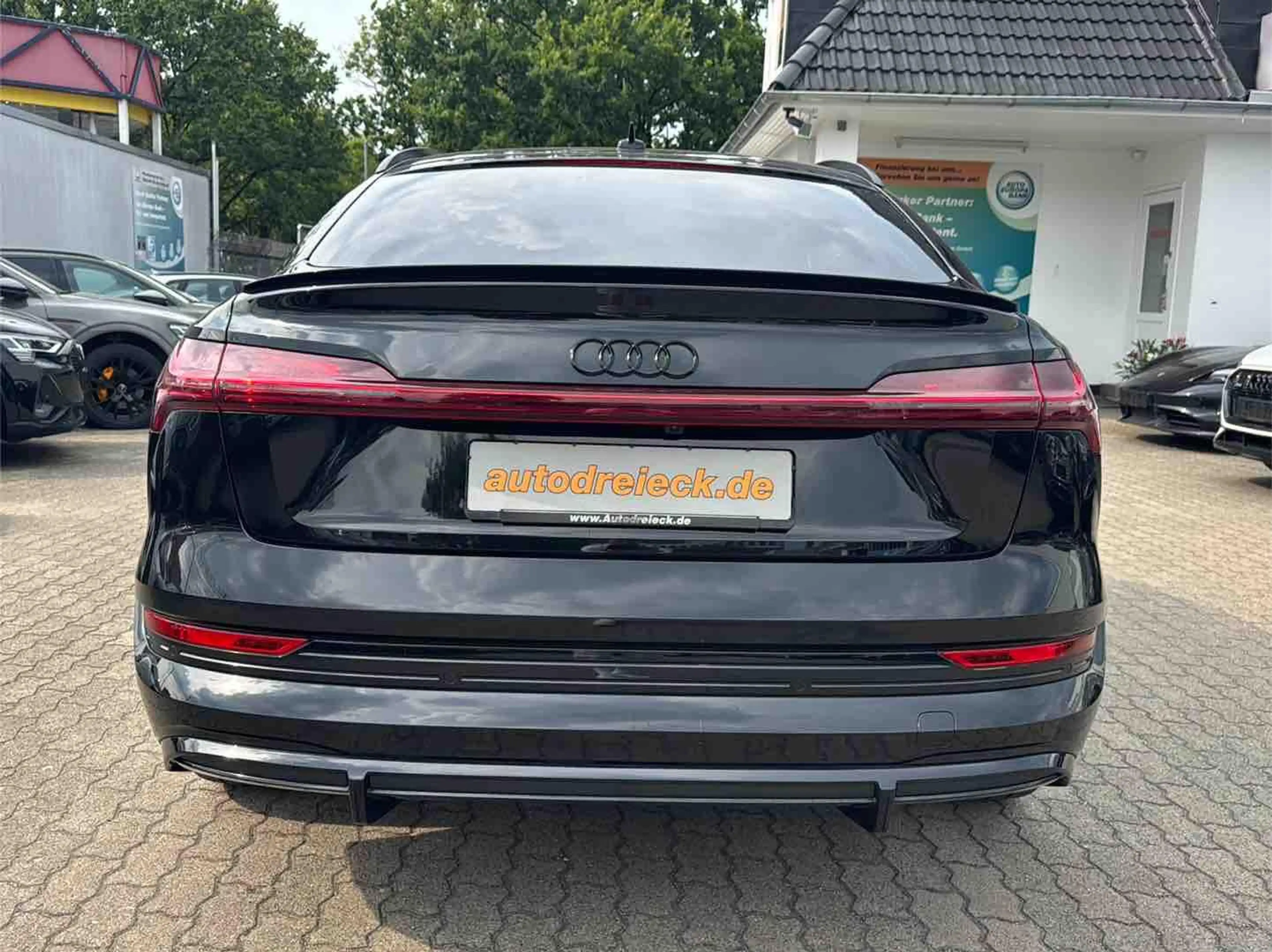 Audi e-tron portback S ACC AHK HuD PANO MASSAGE B&O — photo 8