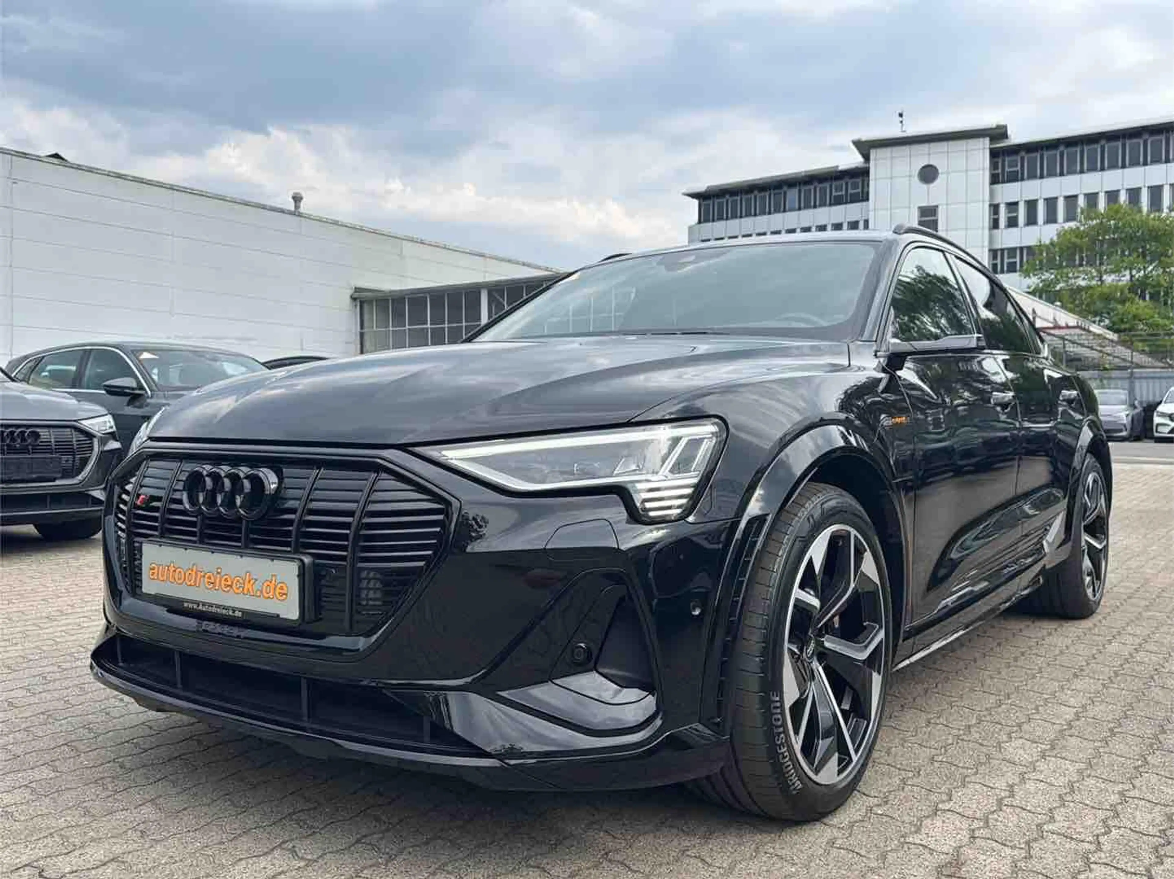 Audi e-tron portback S ACC AHK HuD PANO MASSAGE B&O