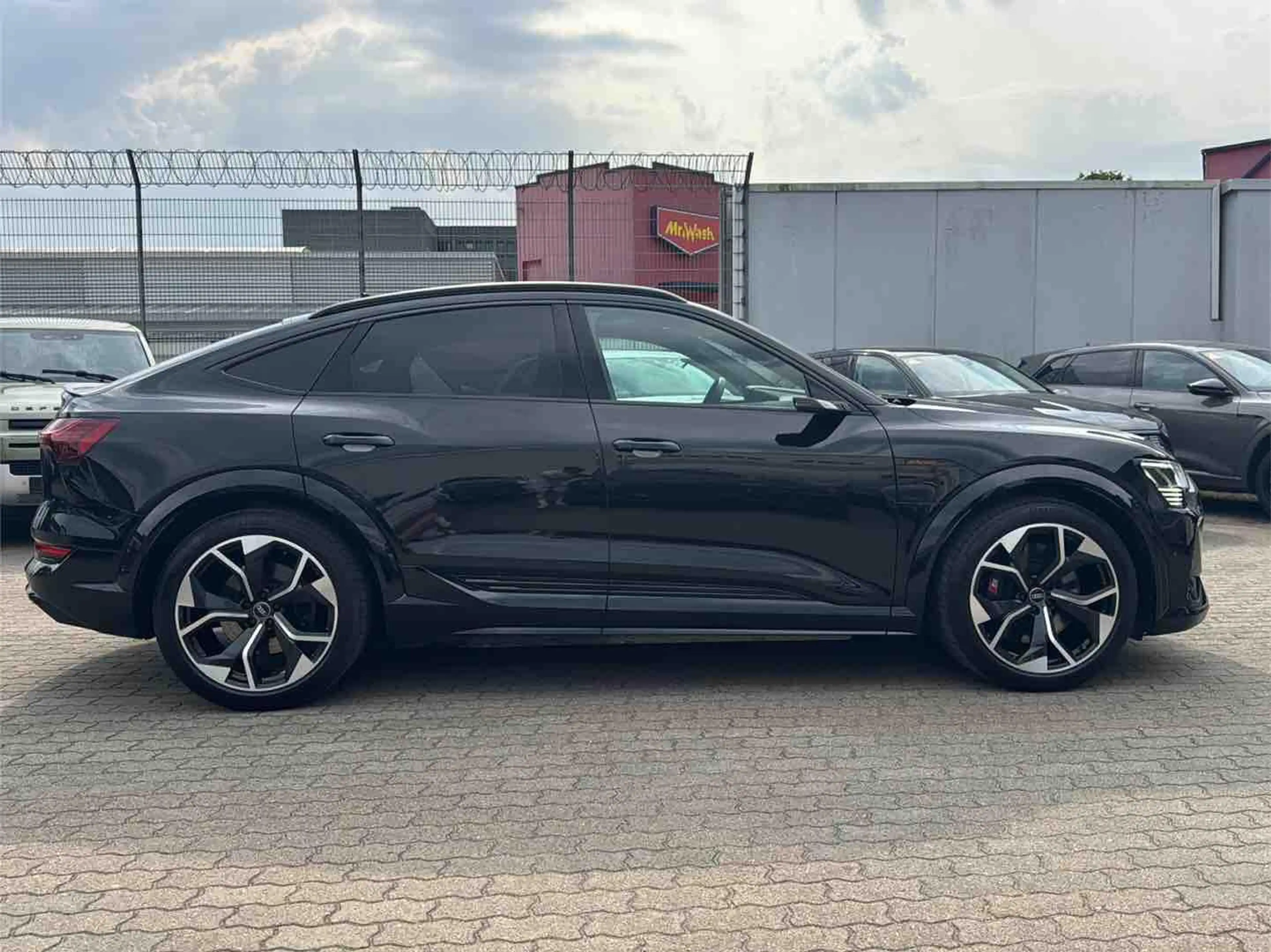 Audi e-tron portback S ACC AHK HuD PANO MASSAGE B&O — photo 6
