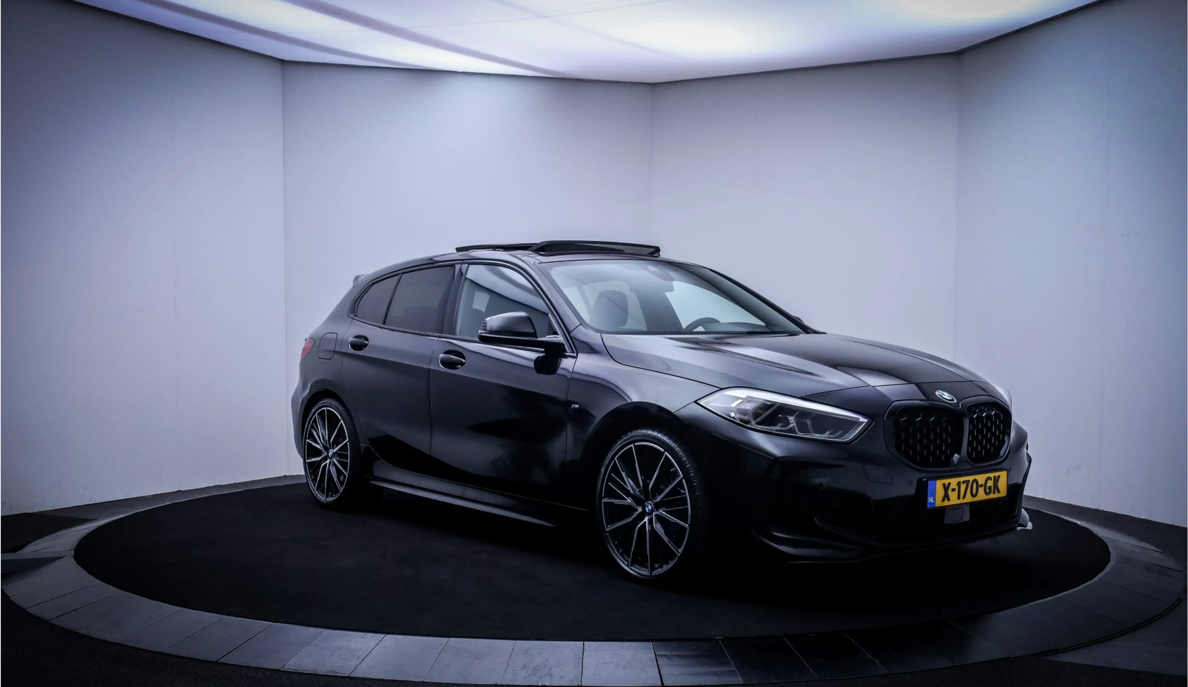 BMW 135 1-serie M135i xDrive HIGH Executive Edition PANO | — photo 3