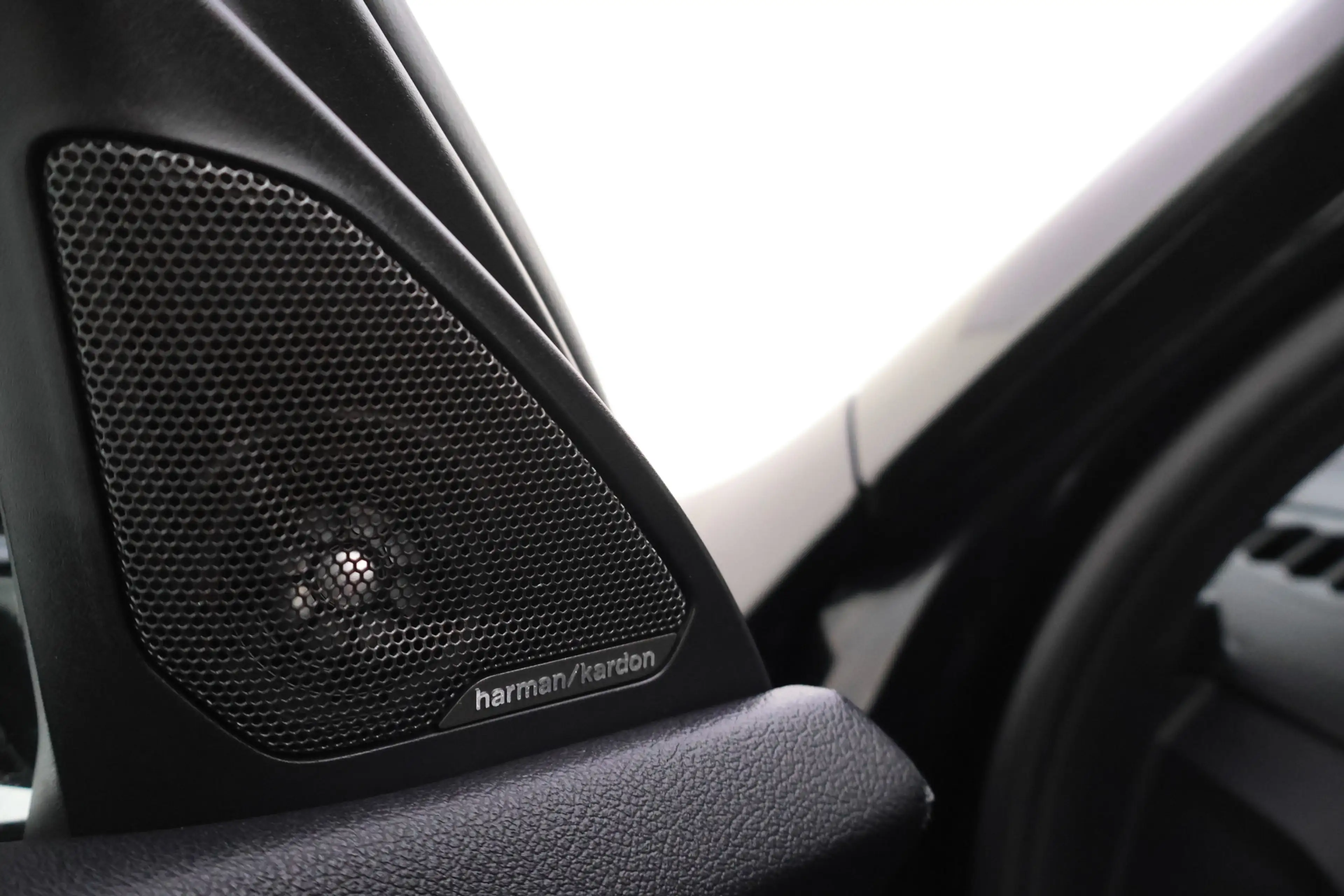BMW 135 1-serie M135i xDrive HIGH Executive Edition PANO | — photo 30