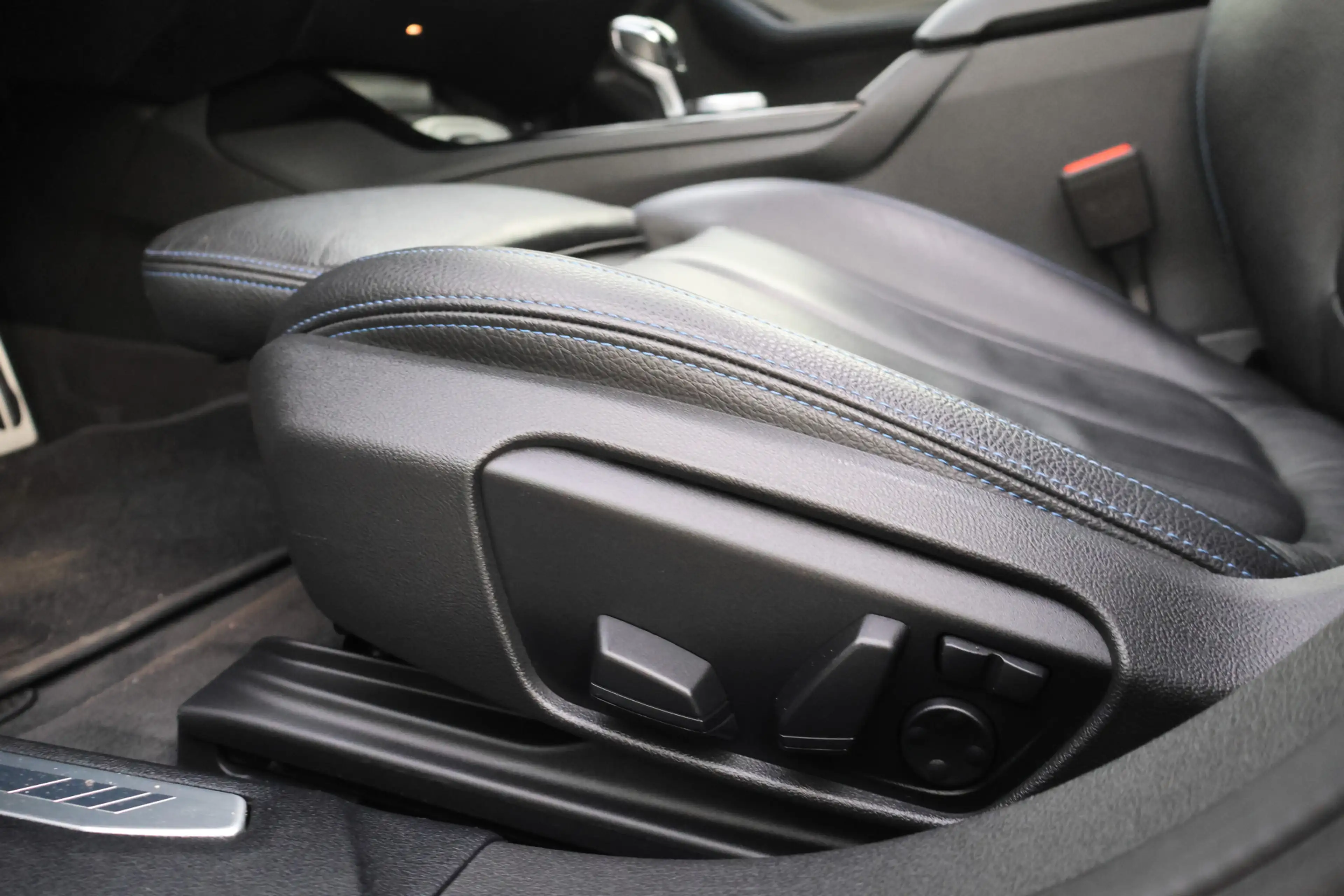 BMW 135 1-serie M135i xDrive HIGH Executive Edition PANO | — photo 31