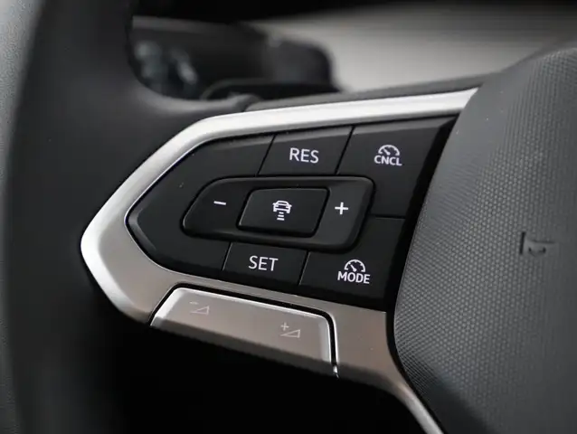 Volkswagen Golf view 13