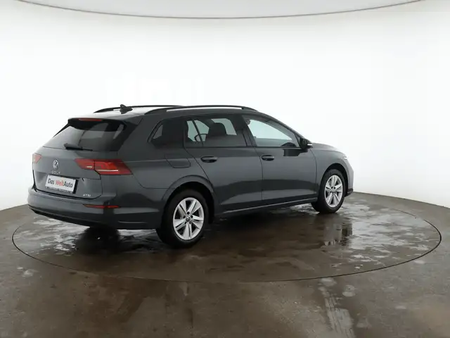 Volkswagen Golf view 4