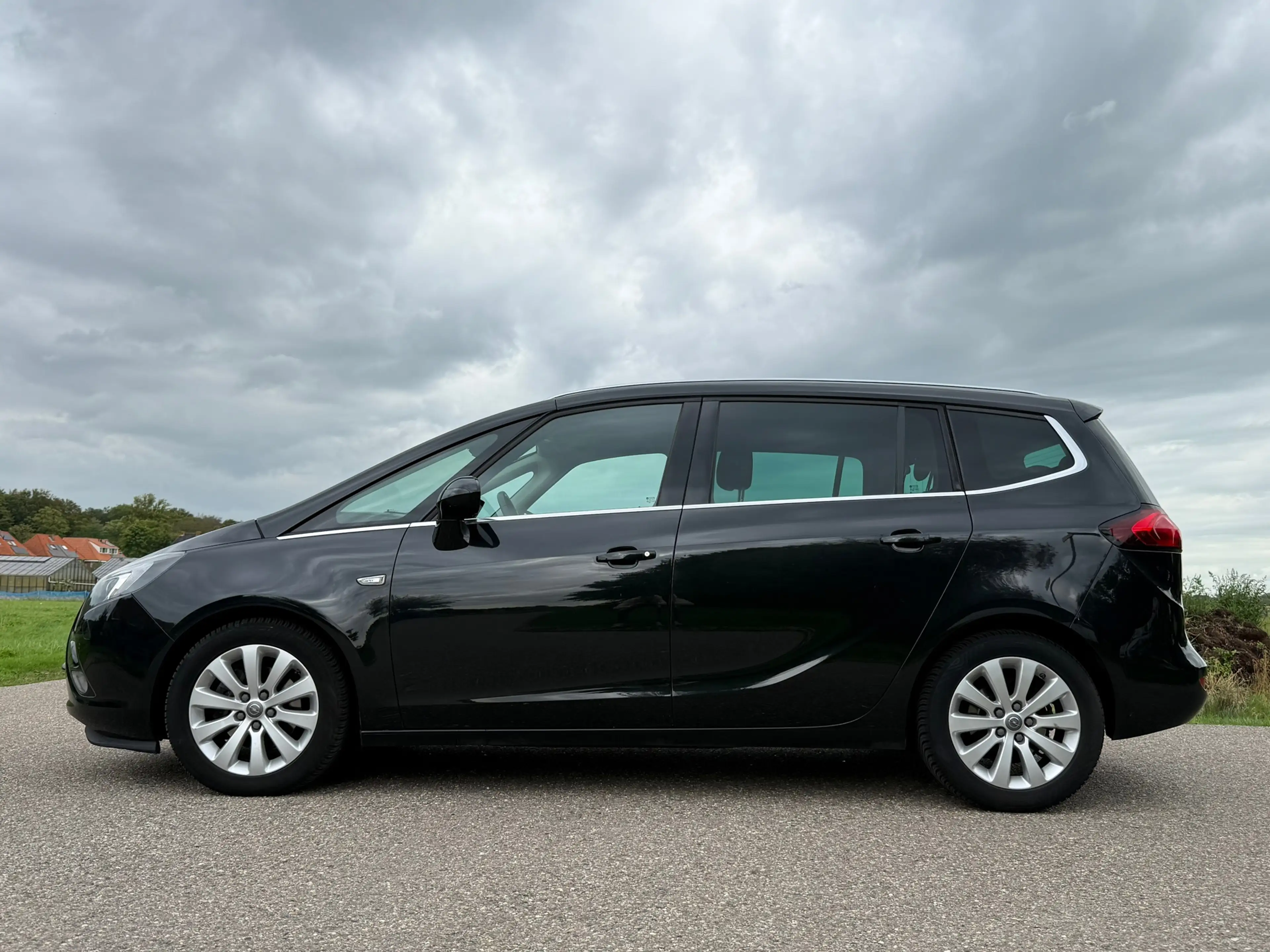 Opel Zafira Tourer 1.4 Cosmo / 7 Persoons / Camera / Dealer Onderhoud — photo 2
