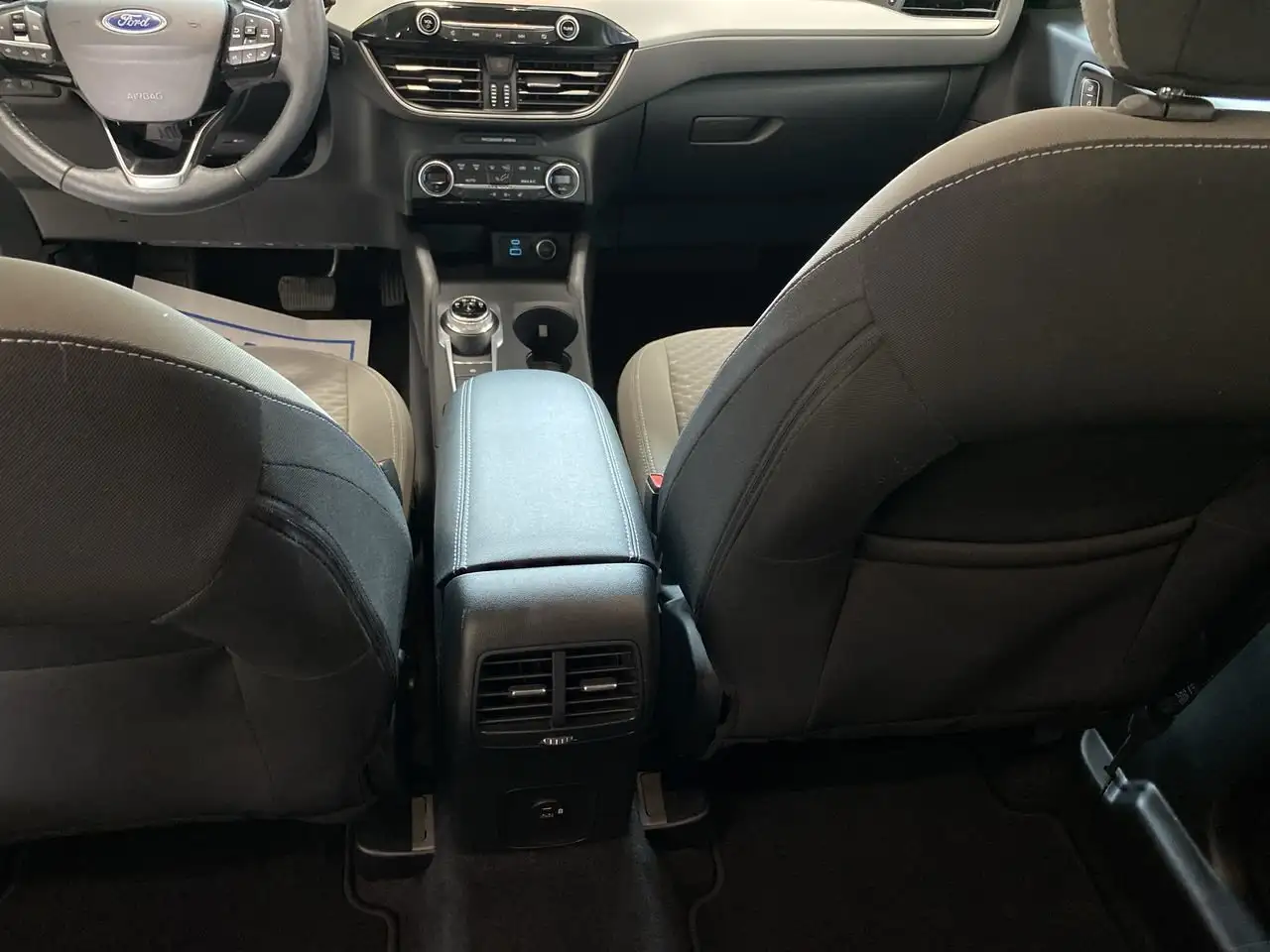 Ford Escape снимка Ford Escape