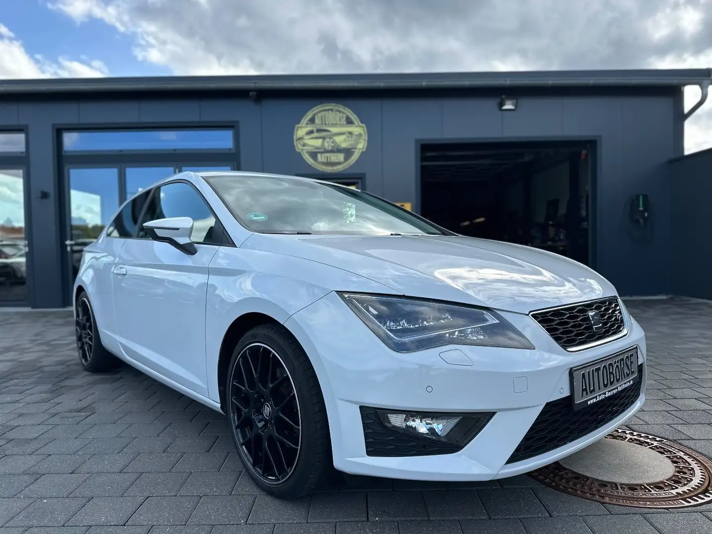 SEAT Leon SC FR*LED*NAVI*8-FACH*PDC* Blanco - 1
