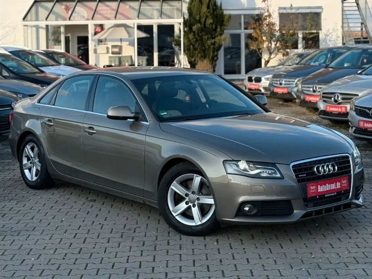 Audi A4 1.8TFSI Quattro *VOLL-LEDER*SHZ*GRA*PDC*BCM* Beige - 1