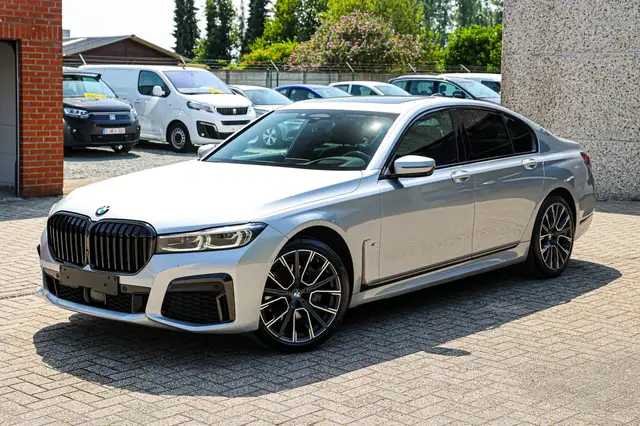 BMW 730 M-PAKKET*X-DRIVE*SCHUIFDAK*360°CAMERA*LEDER*
