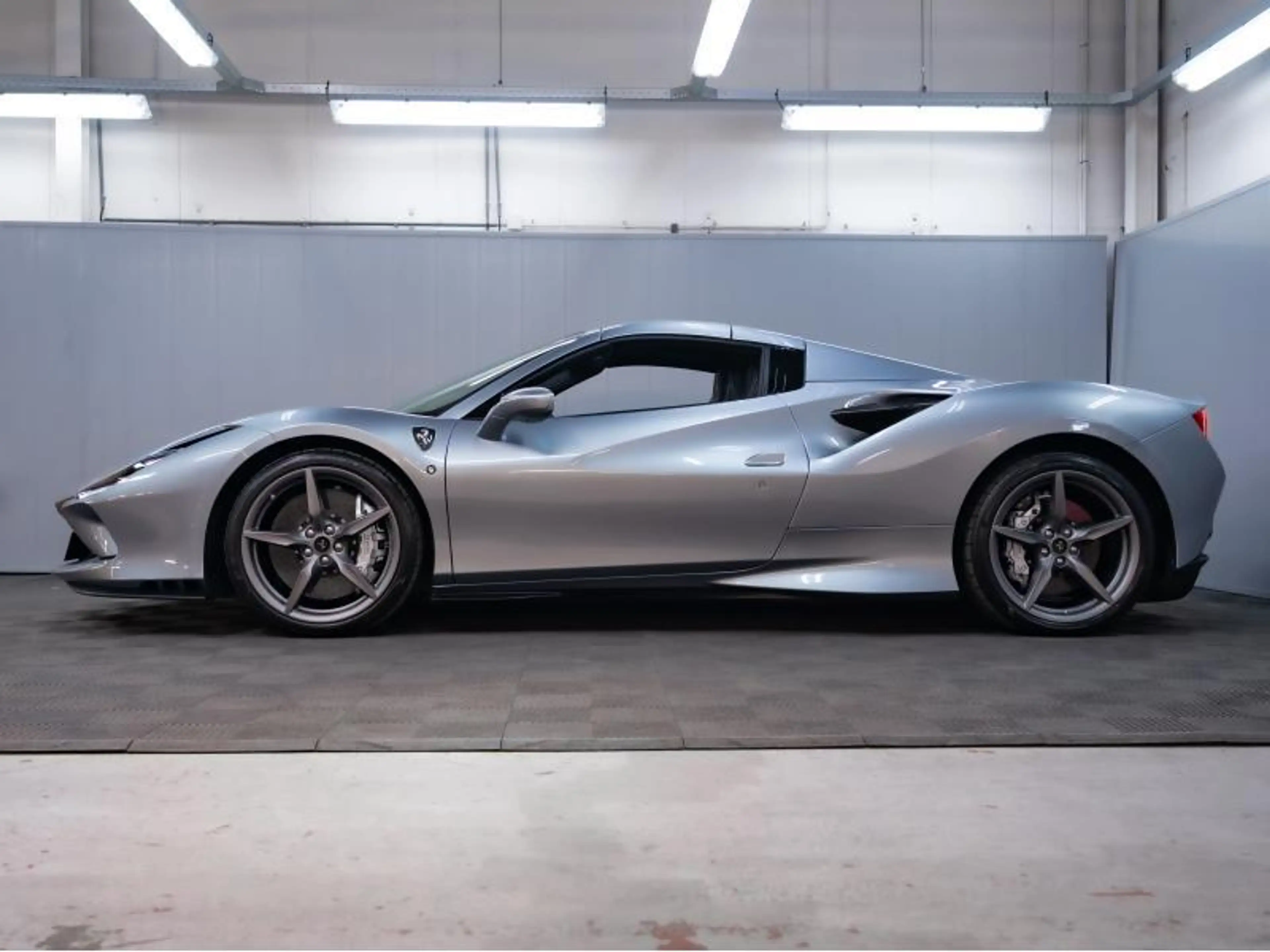 Ferrari F8 Spider 3.9l - 721 cv — photo 6