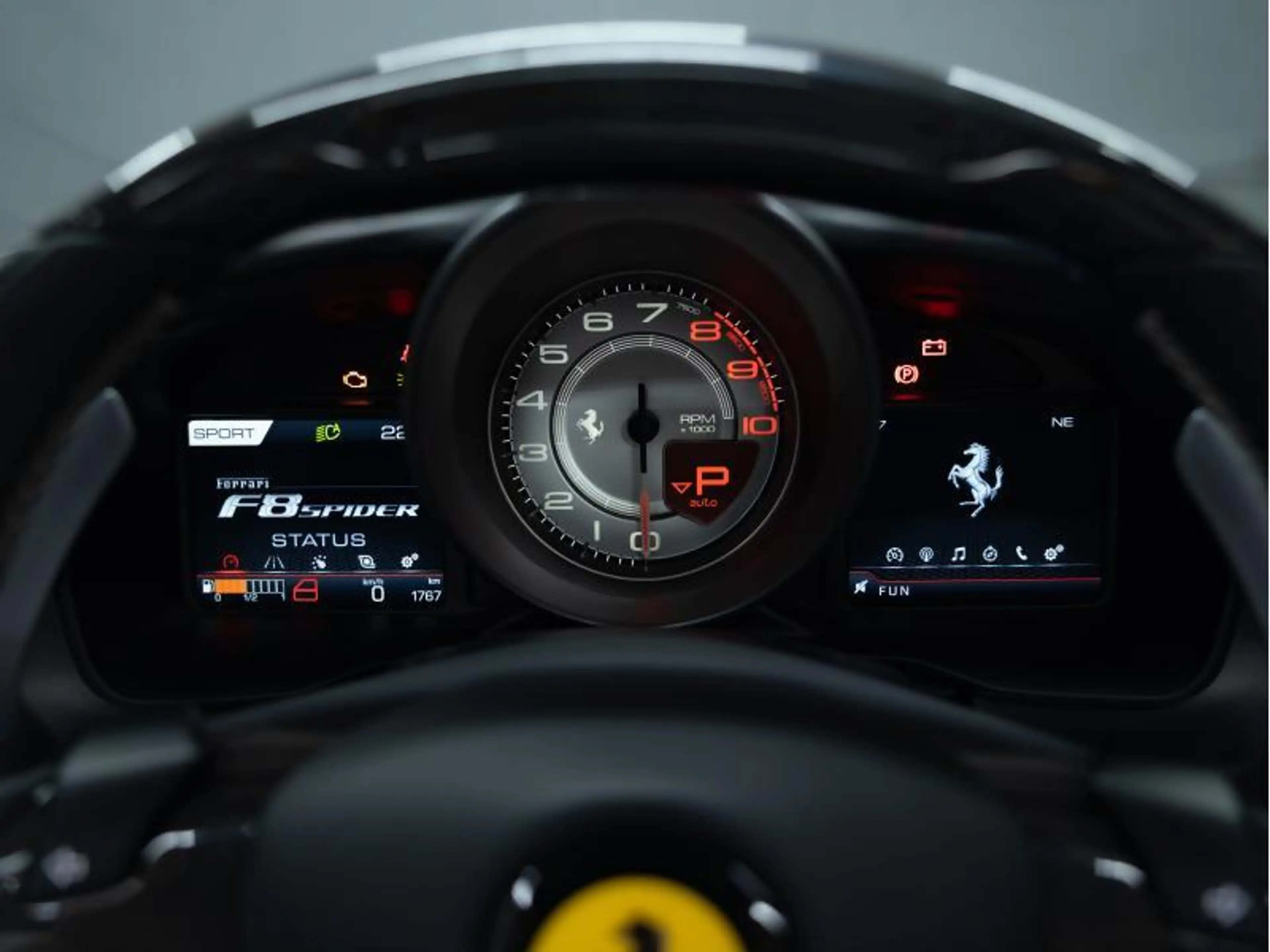 Ferrari F8 Spider 3.9l - 721 cv — photo 14