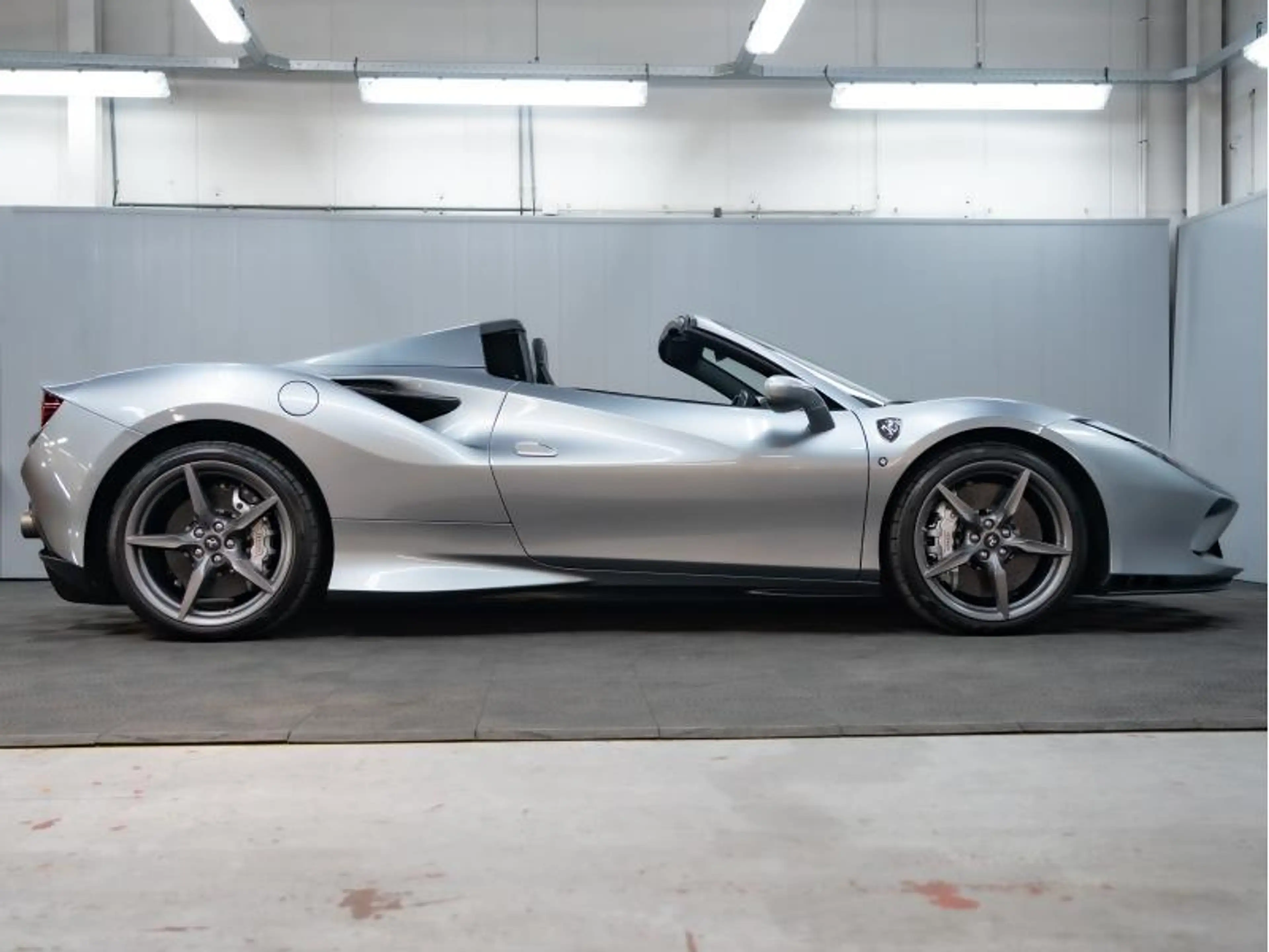 Ferrari F8 Spider 3.9l - 721 cv — photo 2