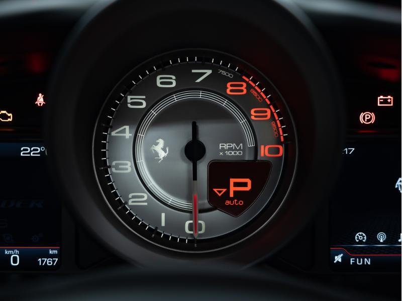 Ferrari F8 Spider 3.9l - 721 cv — photo 13