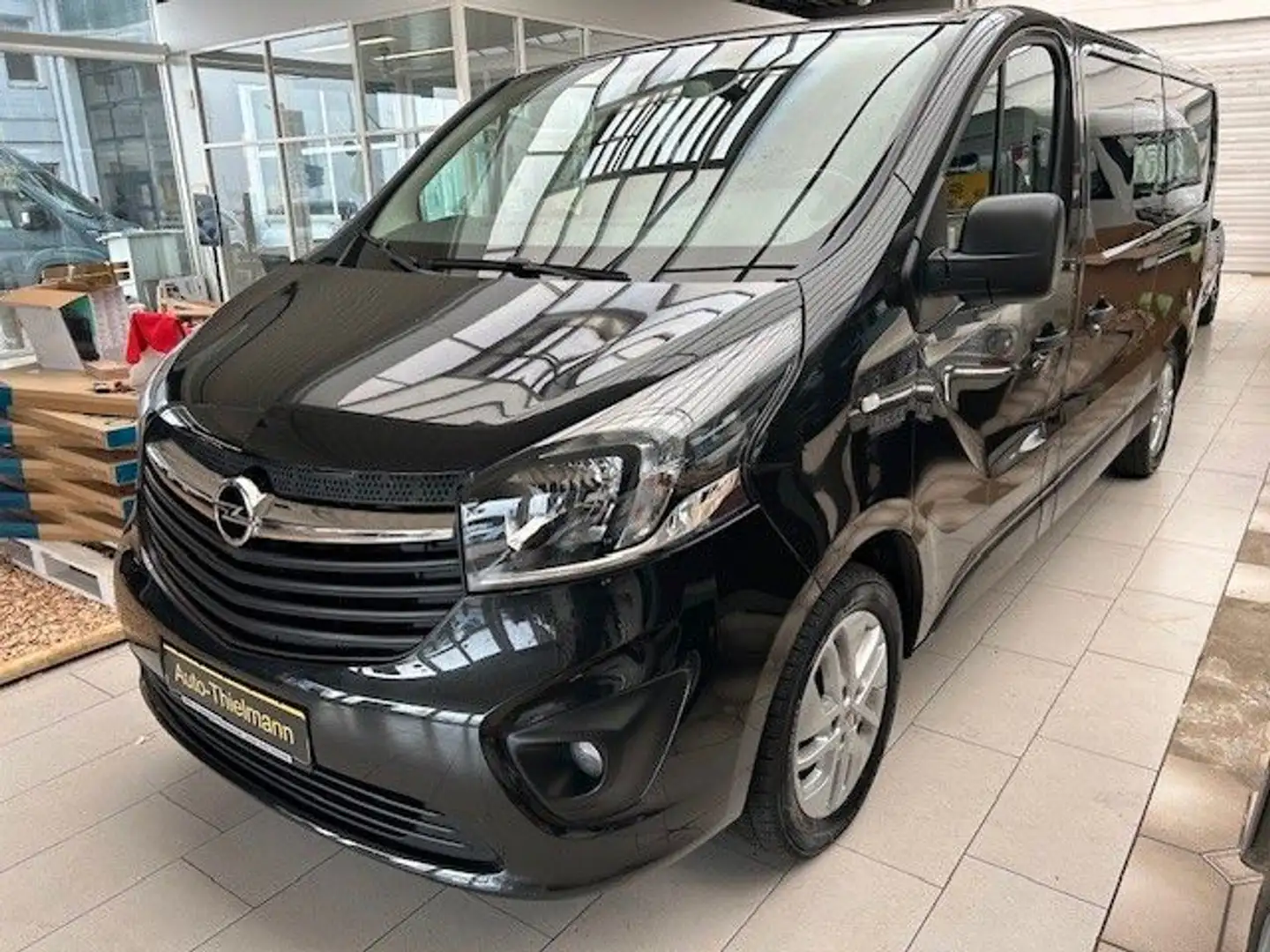 Opel Vivaro B Combi L2H1  2,9t Schwarz - 1